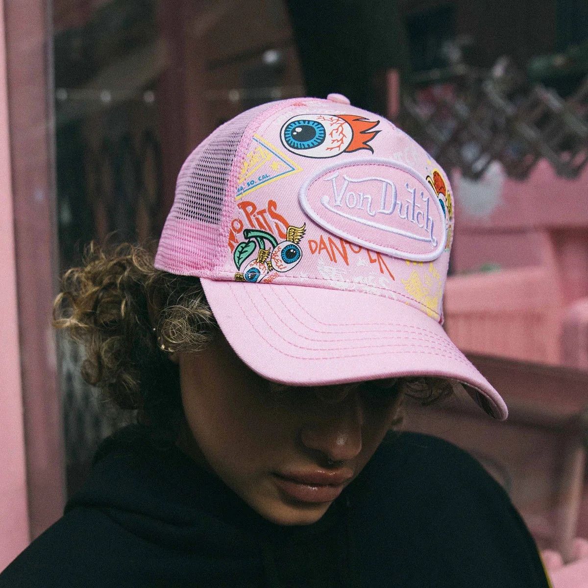 Von Dutch Von Dutch Trucker Hat Pink Flying Eyeball Jax Cap Size ONE SIZE - 7 Thumbnail