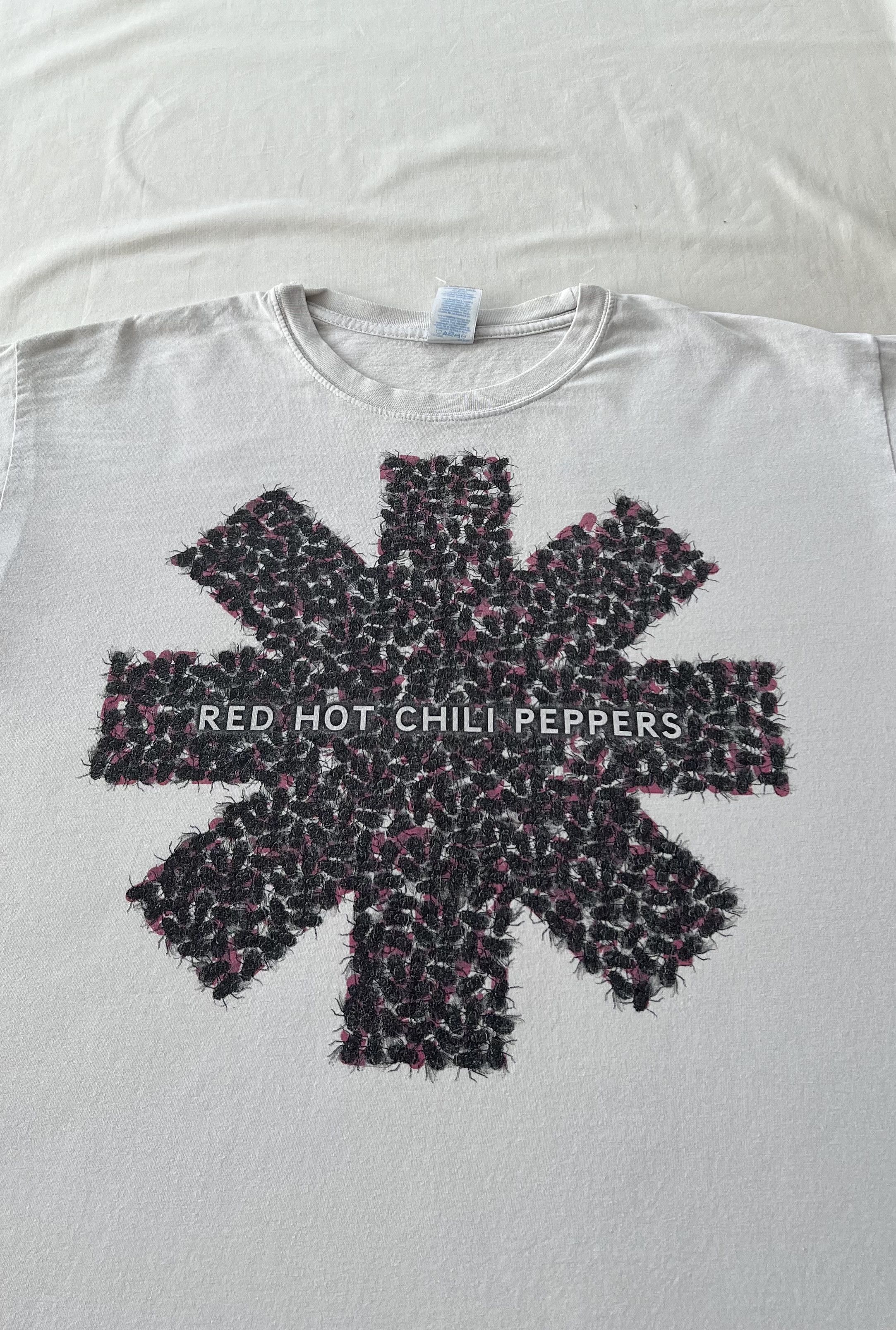 Band Tees Vintage 2011 Red Hot Chili Peppers I'm with You T-shirt Size US L / EU 52-54 / 3 - 3 Thumbnail