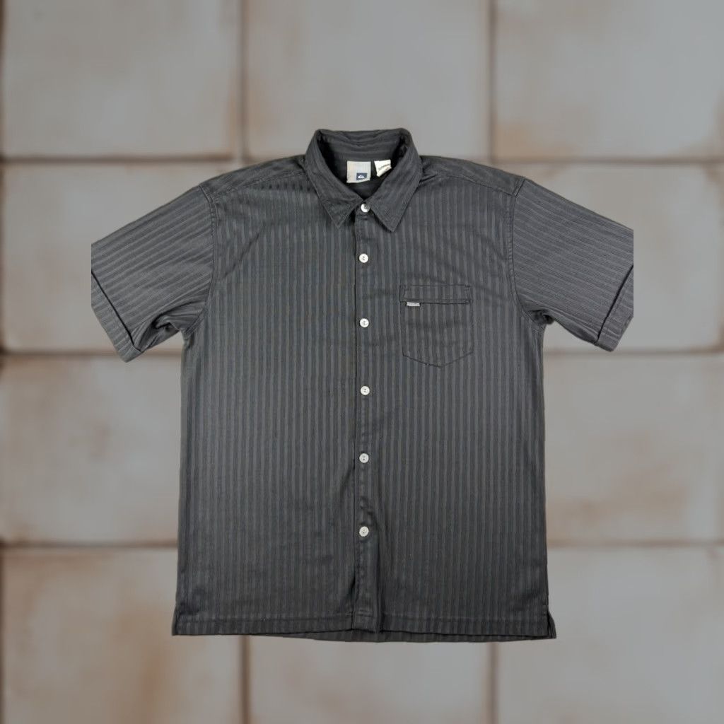 Quiksilver VINTAGE Quiksilver Shirt Men L Black Button-Up 90s Grunge Skate Surf Short Sleeve Mens Size US L / EU 52-54 / 3 - 1 Thumbnail