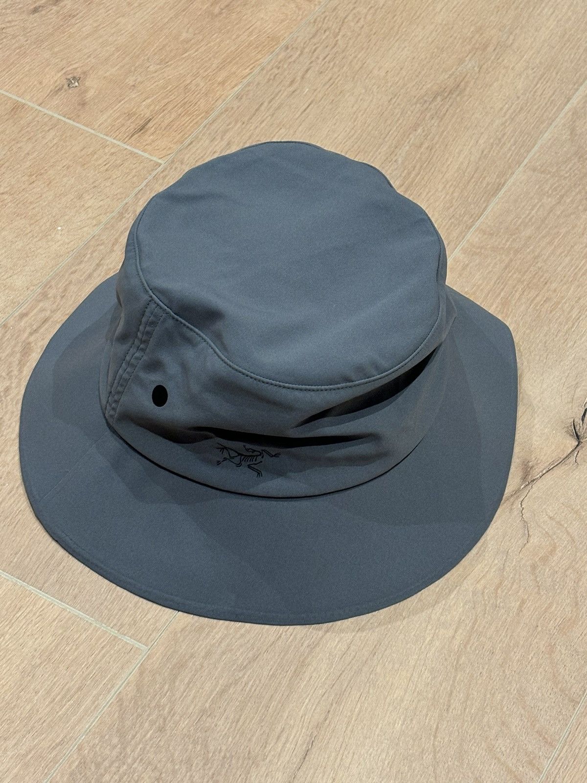 Arc’teryx bucket hat