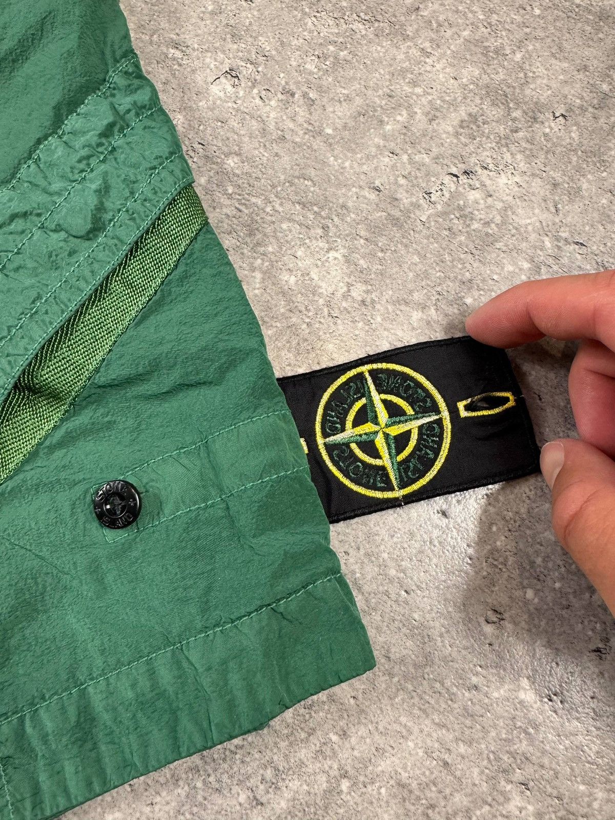 Stone Island Stone Island - Metallic Cargo Bermuda Shorts SS23 Size US 30 / EU 46 - 6 Thumbnail