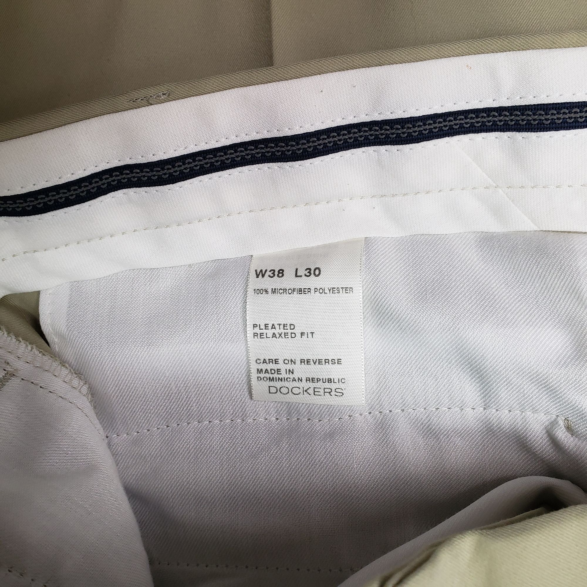 Dockers Dockers Golf Men's Microfiber Pleated Relaxed Chino Khaki Size US 38 / EU 54 - 6 Thumbnail