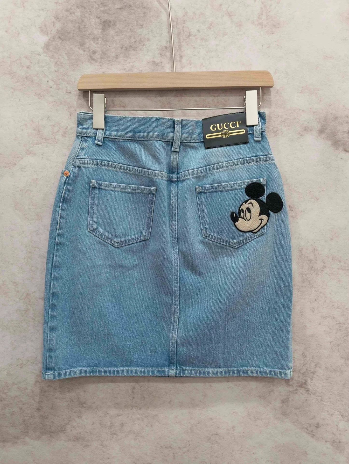 Gucci GUCCI short skirt size 40 Size 28" / US 6 / IT 42 - 2 Thumbnail