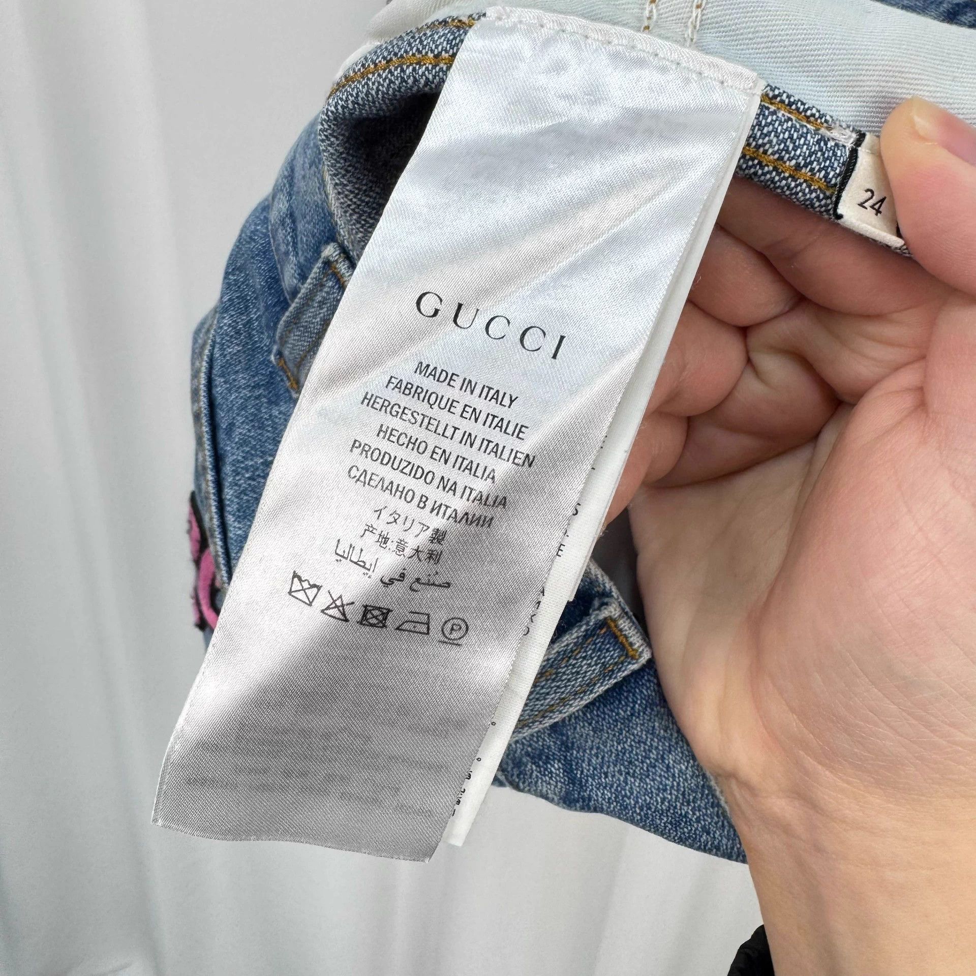 Gucci Gucci Strawberry Embroidery Logo Denim Short 99N Size 24" / US 00 / IT 34 - 7 Thumbnail