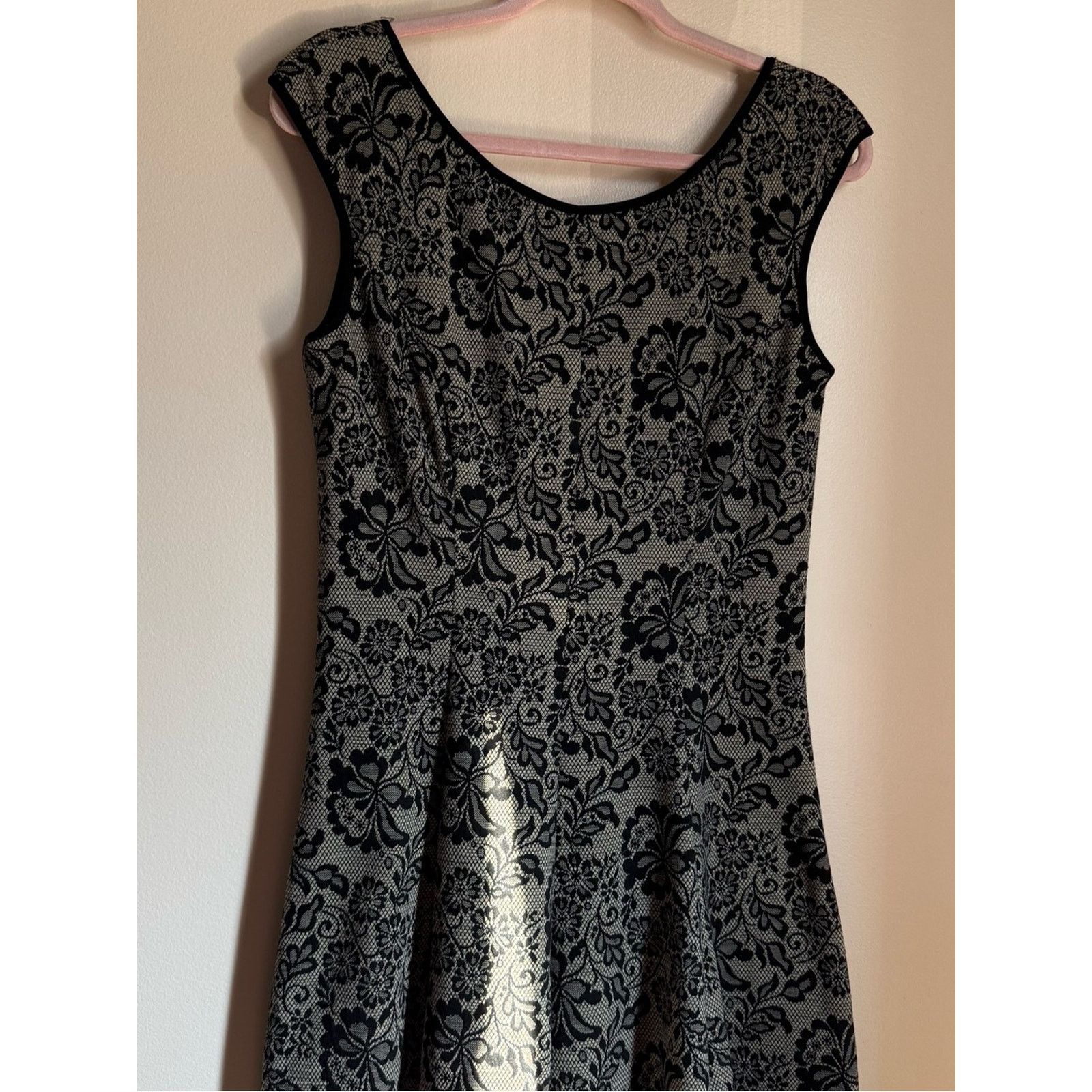 MAGGY LONDON Maggy London Lace Design Dress Size 8 Romantic Whimsygoth Size M / US 6-8 / IT 42-44 - 1 Thumbnail
