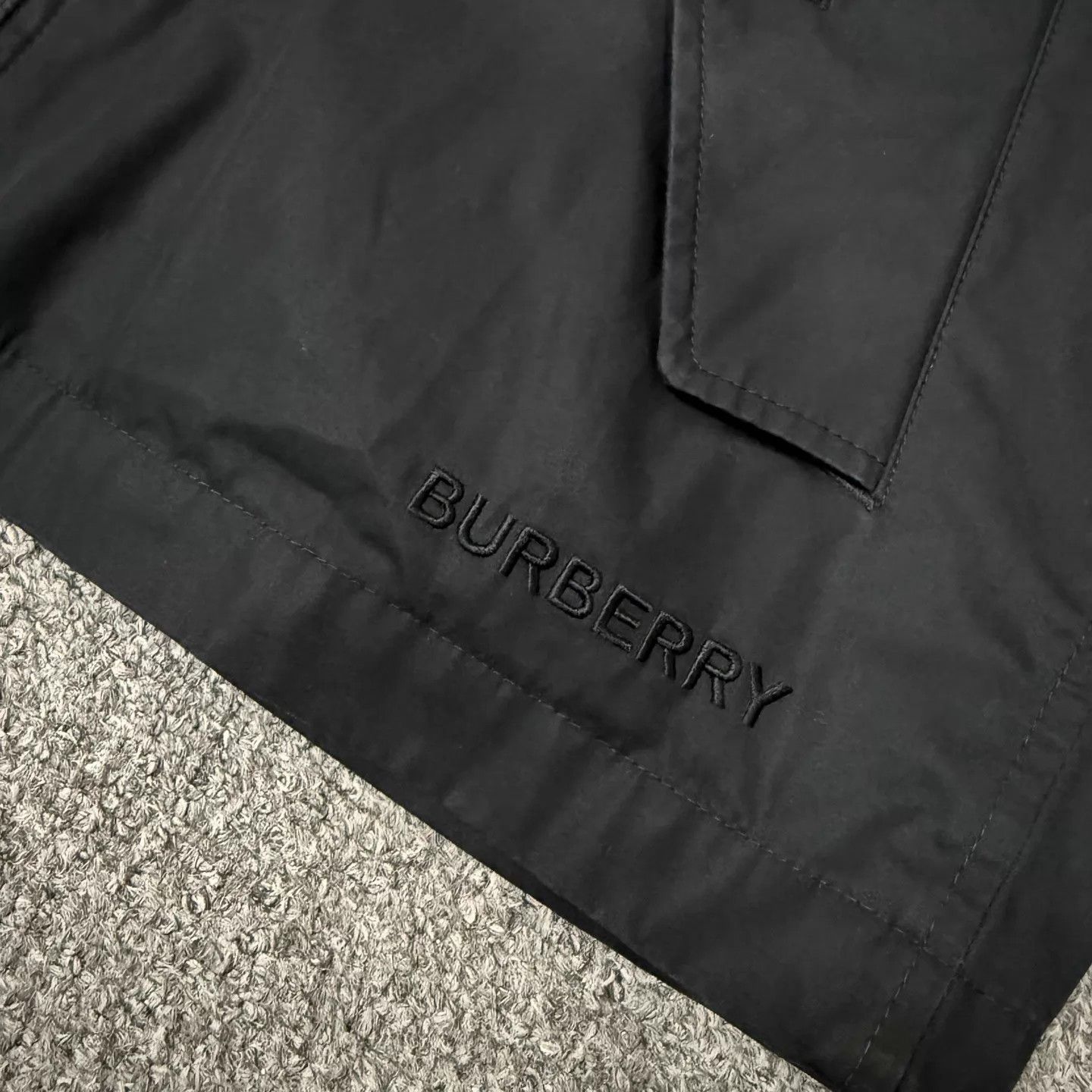 Burberry Burberry Black Hem Embroidered Logo Jacket 50 Mint Size US M / EU 48-50 / 2 - 3 Thumbnail