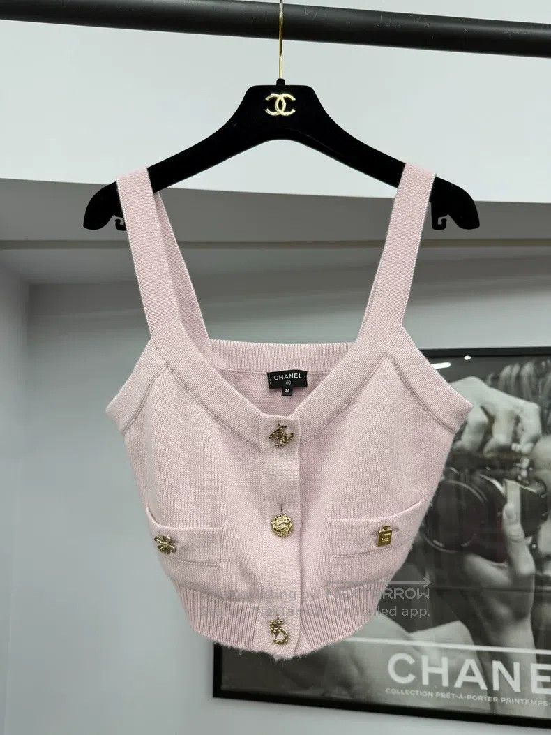 Chanel Chanel Pink Badge Suspender Knitted Vest Size XS / US 0-2 / IT 36-38 - 1 Thumbnail