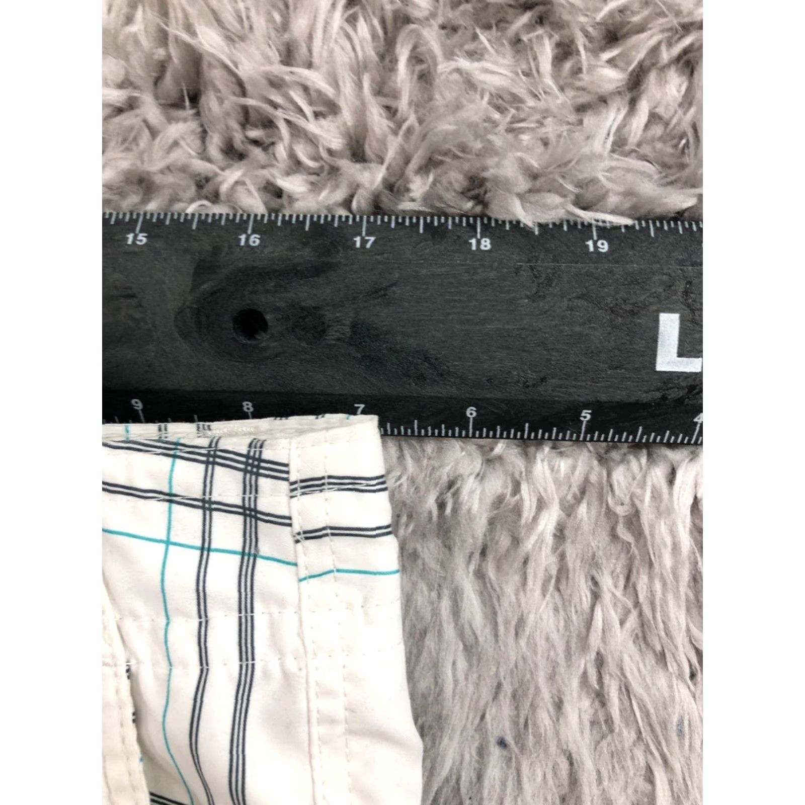 Vintage HAWK Cargo Shorts Mens 32 Mid Rise White Plaid Cotton Blend 5-Pocket Logo Belt Loops Regular Fit Size US 32 / EU 48 - 2 Thumbnail