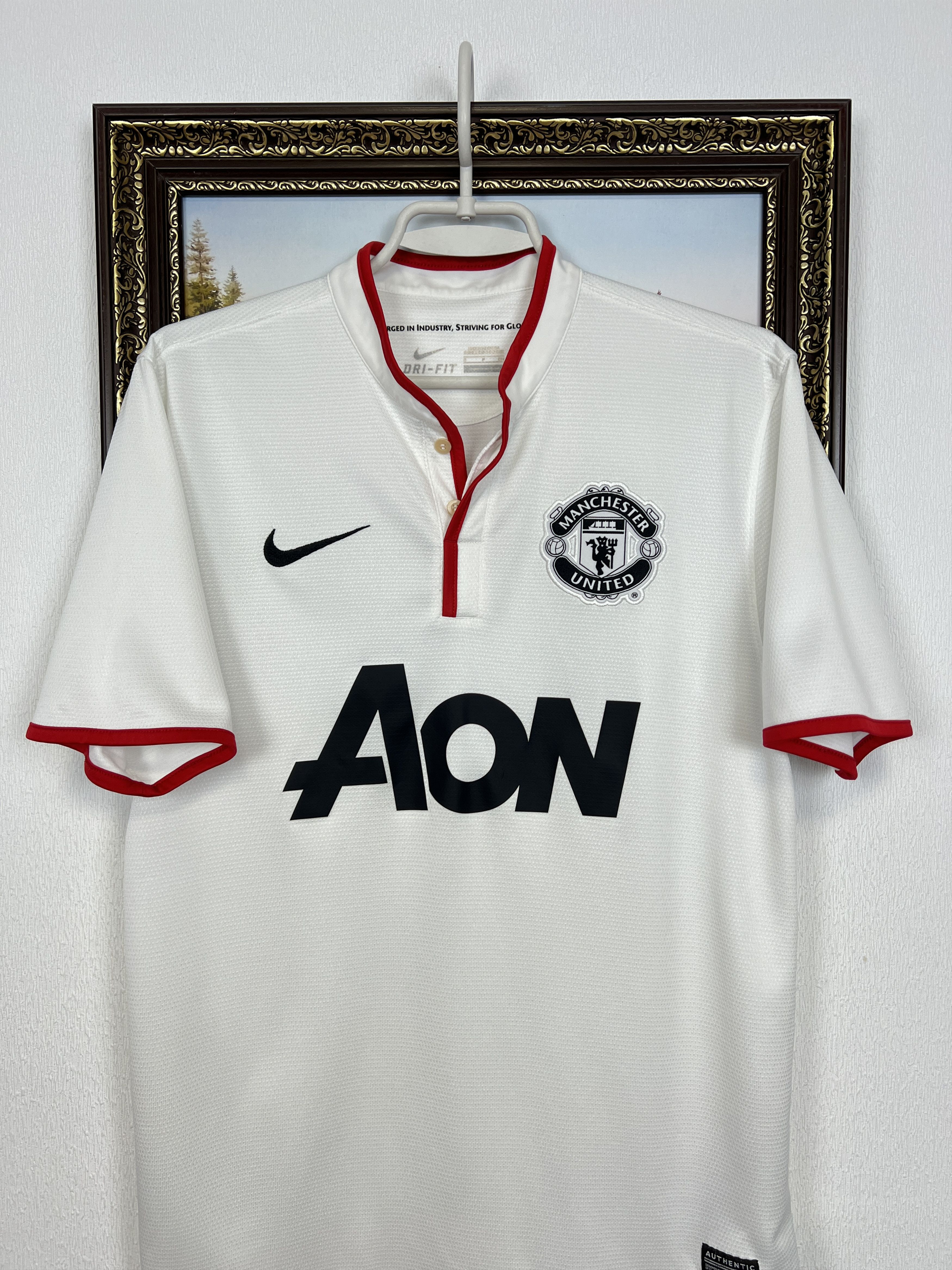 Nike Manchester United Away football shirt 2012 Soccer Nike AON Size US S / EU 44-46 / 1 - 2 Thumbnail