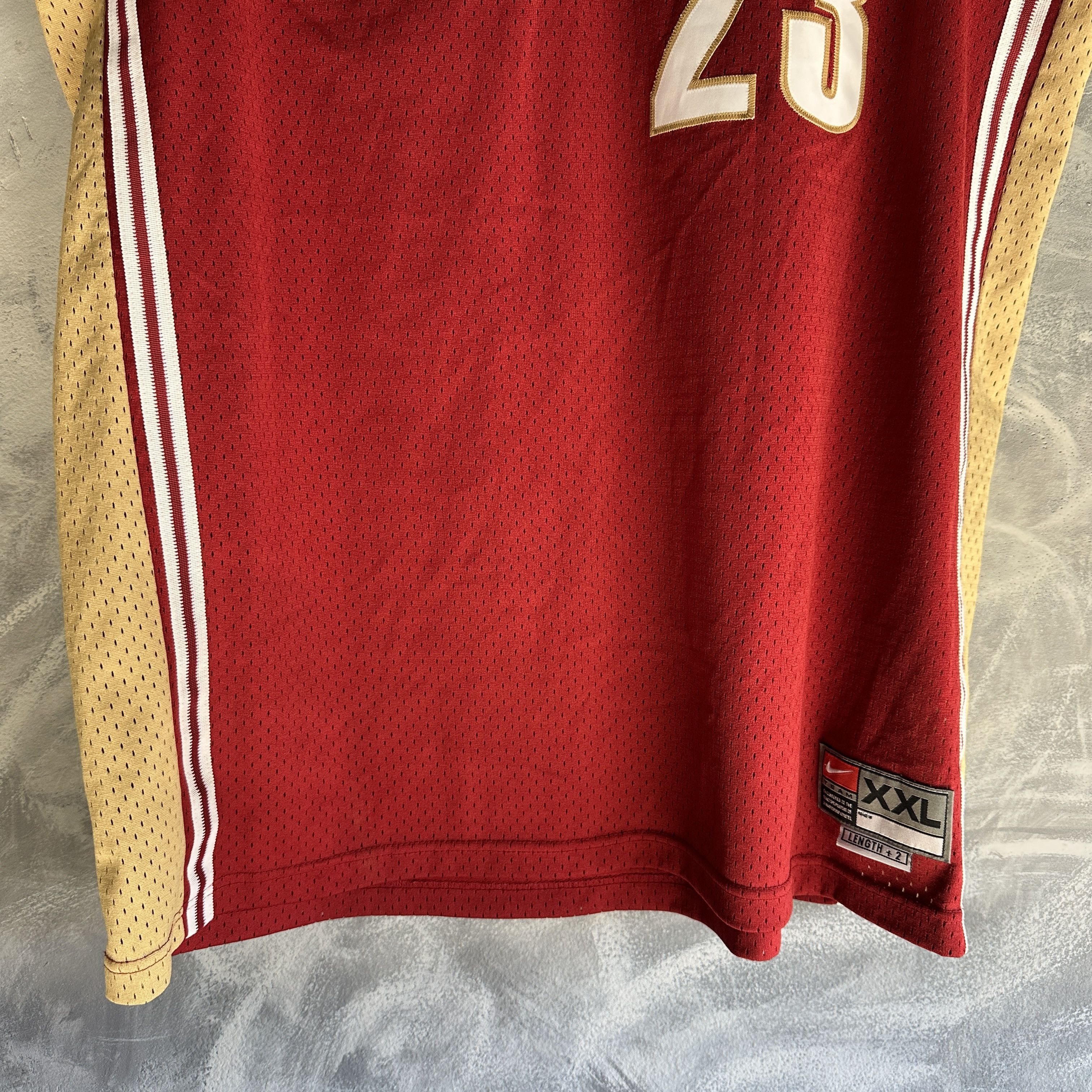 Nike Vintage Cleveland Cavaliers Jersey LeBron James 23 Nike Size US XXL / EU 58 / 5 - 4 Thumbnail