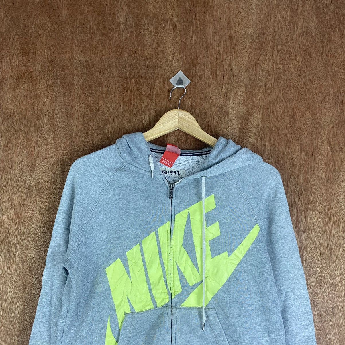 Nike × Vintage Nike Big Logo Front Sweatshirt Hoodie #K01592 Size US M / EU 48-50 / 2 - 9 Thumbnail