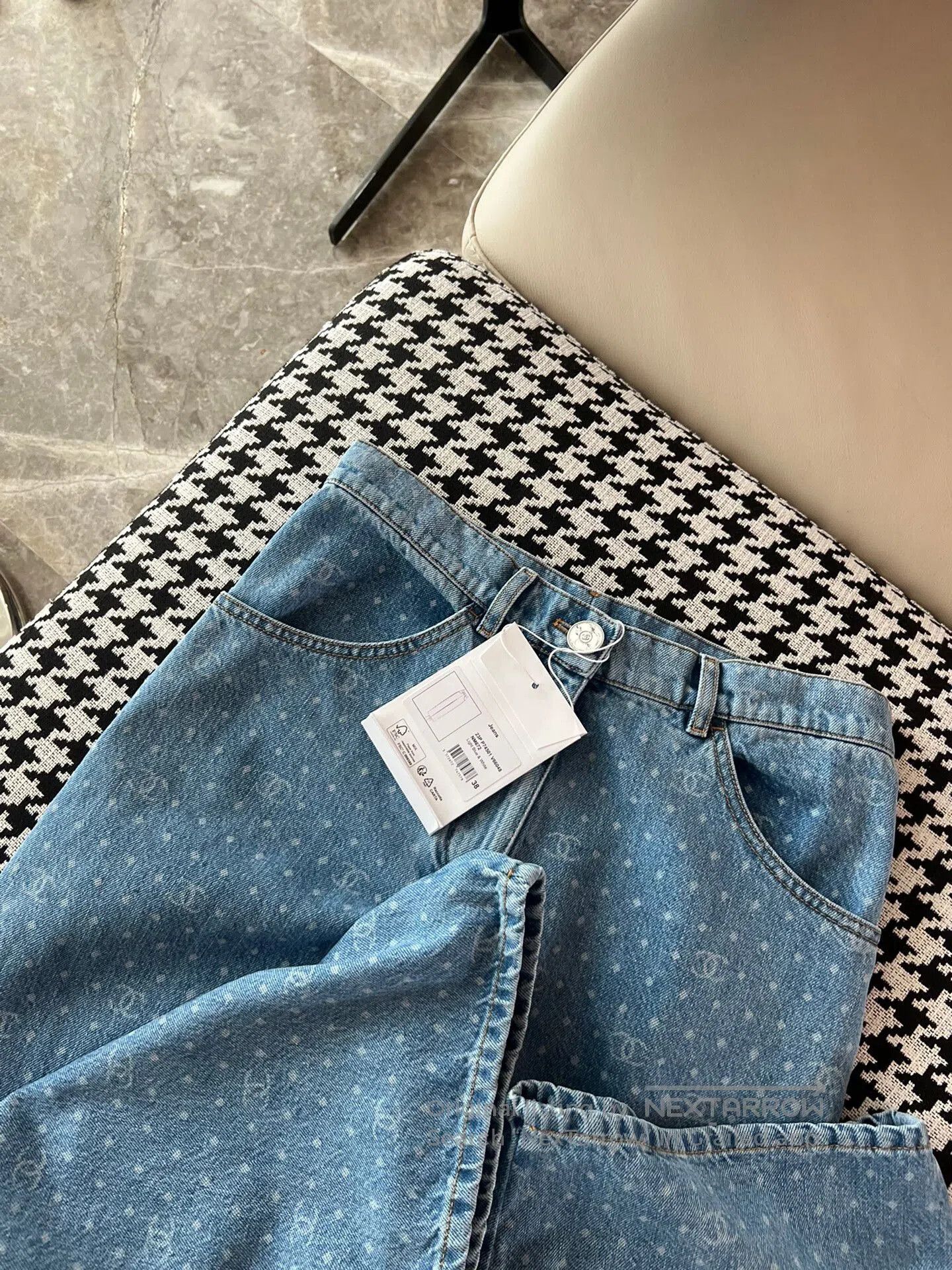 Chanel CHANEL Wide-Leg Light Blue Jeans. Size 28" / US 6 / IT 42 - 8 Thumbnail