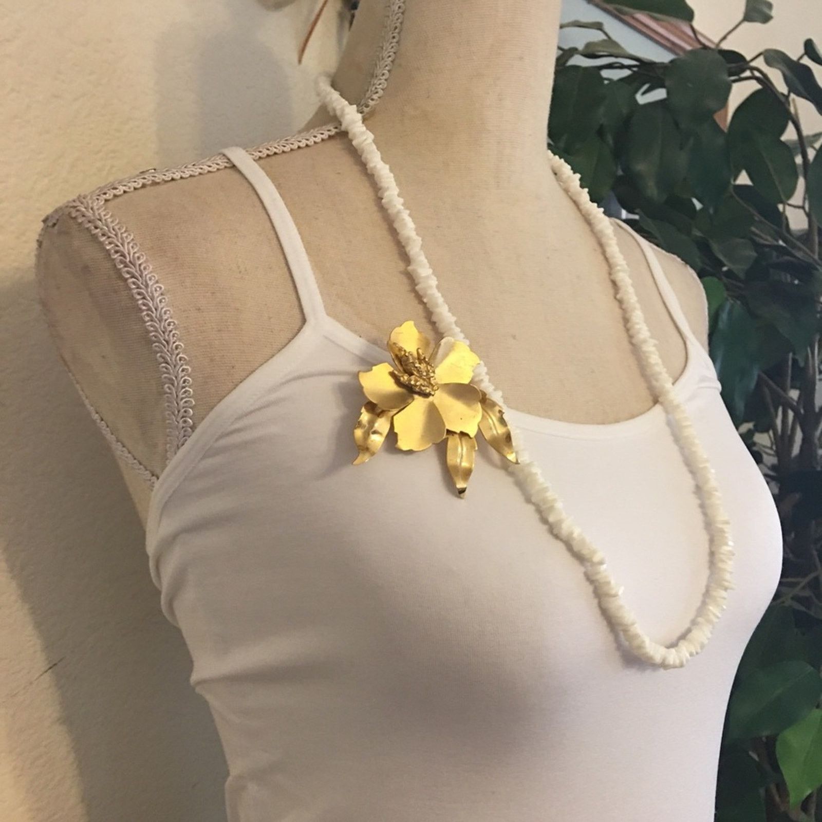 Vintage Vintage 80s gold tone flower brooch Size ONE SIZE - 1 Thumbnail