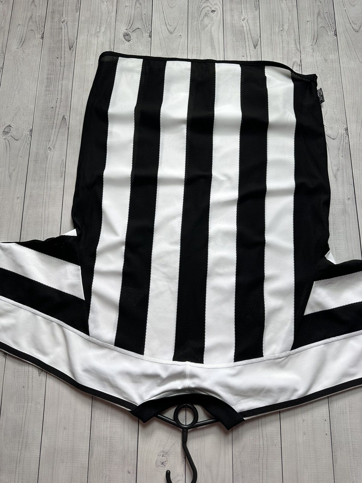 Adidas × Vintage Vintage adidas new Castle United soccer jersey size M Size US M / EU 48-50 / 2 - 7 Thumbnail