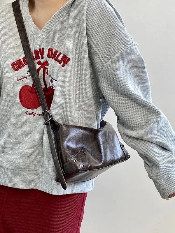 Japanese Brand Min Retro Vintage PU Leather Small Shoulder Bag y2k unisex Size ONE SIZE - 2 Thumbnail