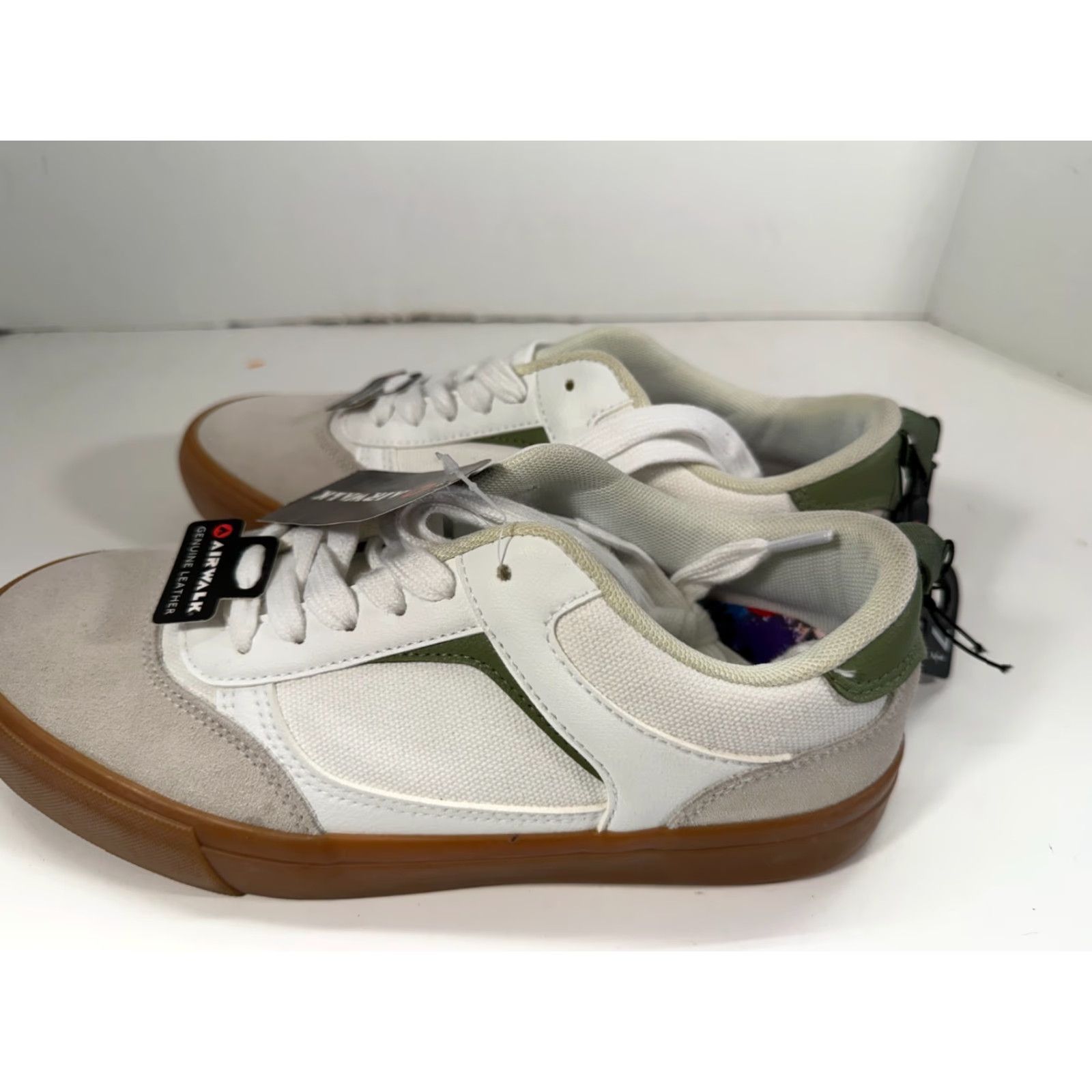 Airwalk Airwalk Sneaker Mens 7.5 White Green Leather Canvas Lace-Up NWT Size US 8 / EU 41 - 7 Thumbnail