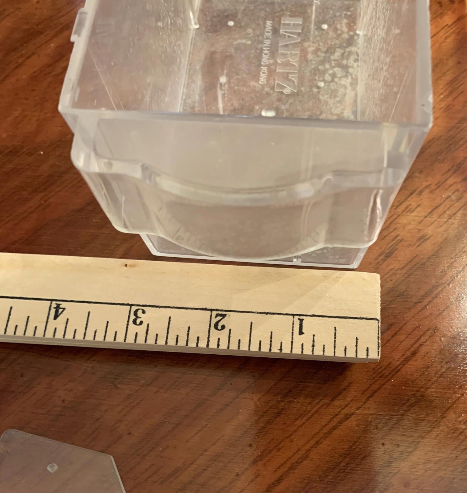 Hart Schaffner Marx Floating Hartz Aquarium Breeding Tank for Live Bearing Fish Size ONE SIZE - 6 Thumbnail