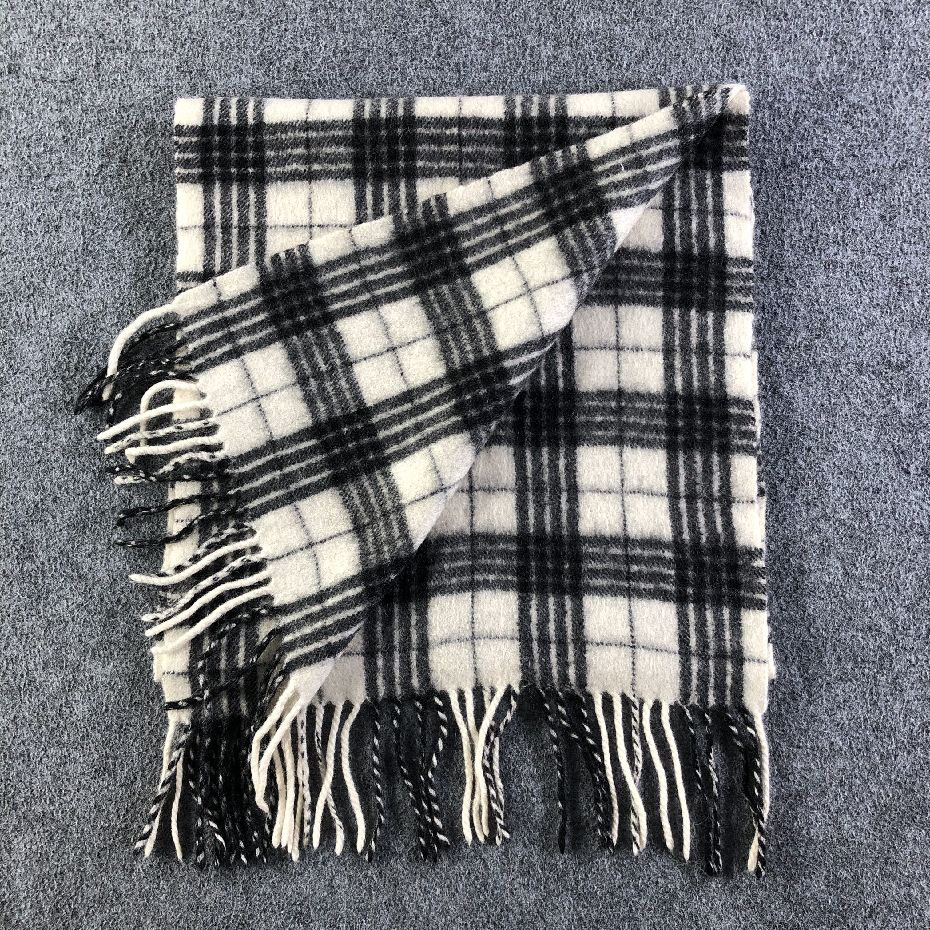 Pierre Balmain Pierre Balmain Cashmere Scarf / Muffler / Neckwear P037 Size ONE SIZE - 4 Thumbnail
