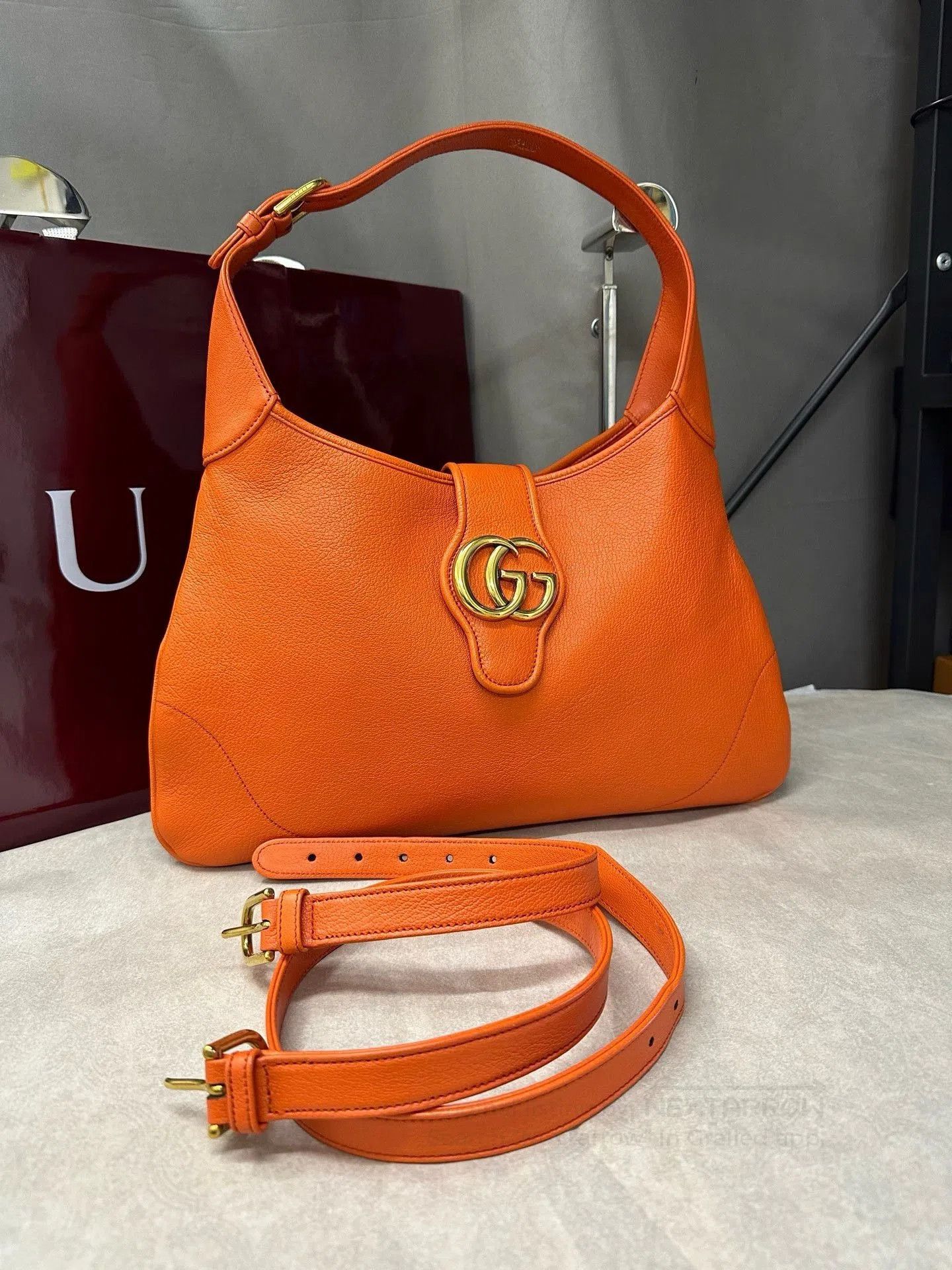 Gucci Gucci Aphrodite Double G Gold Hobo. Size ONE SIZE - 1 Thumbnail