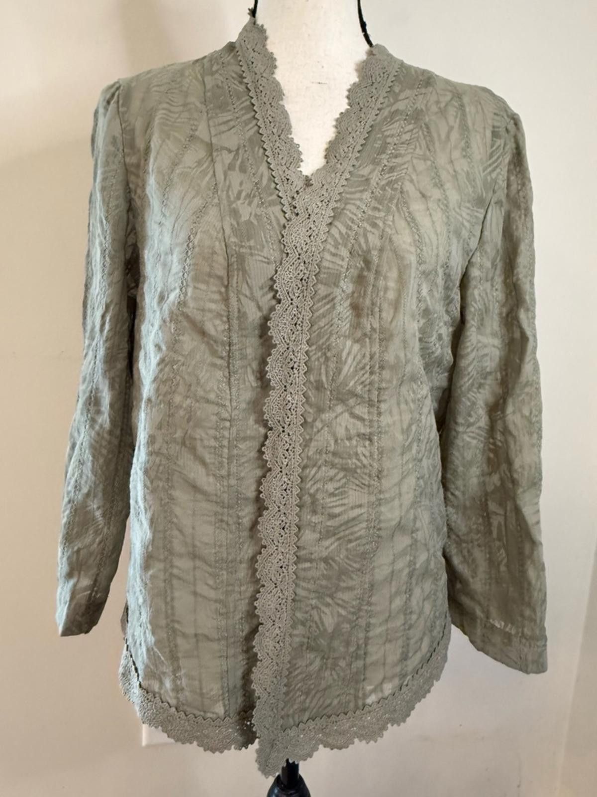 Chicos Chico’s tropical palm open cardigan army green lace SZ 2/M Size M / US 6-8 / IT 42-44 - 1 Thumbnail