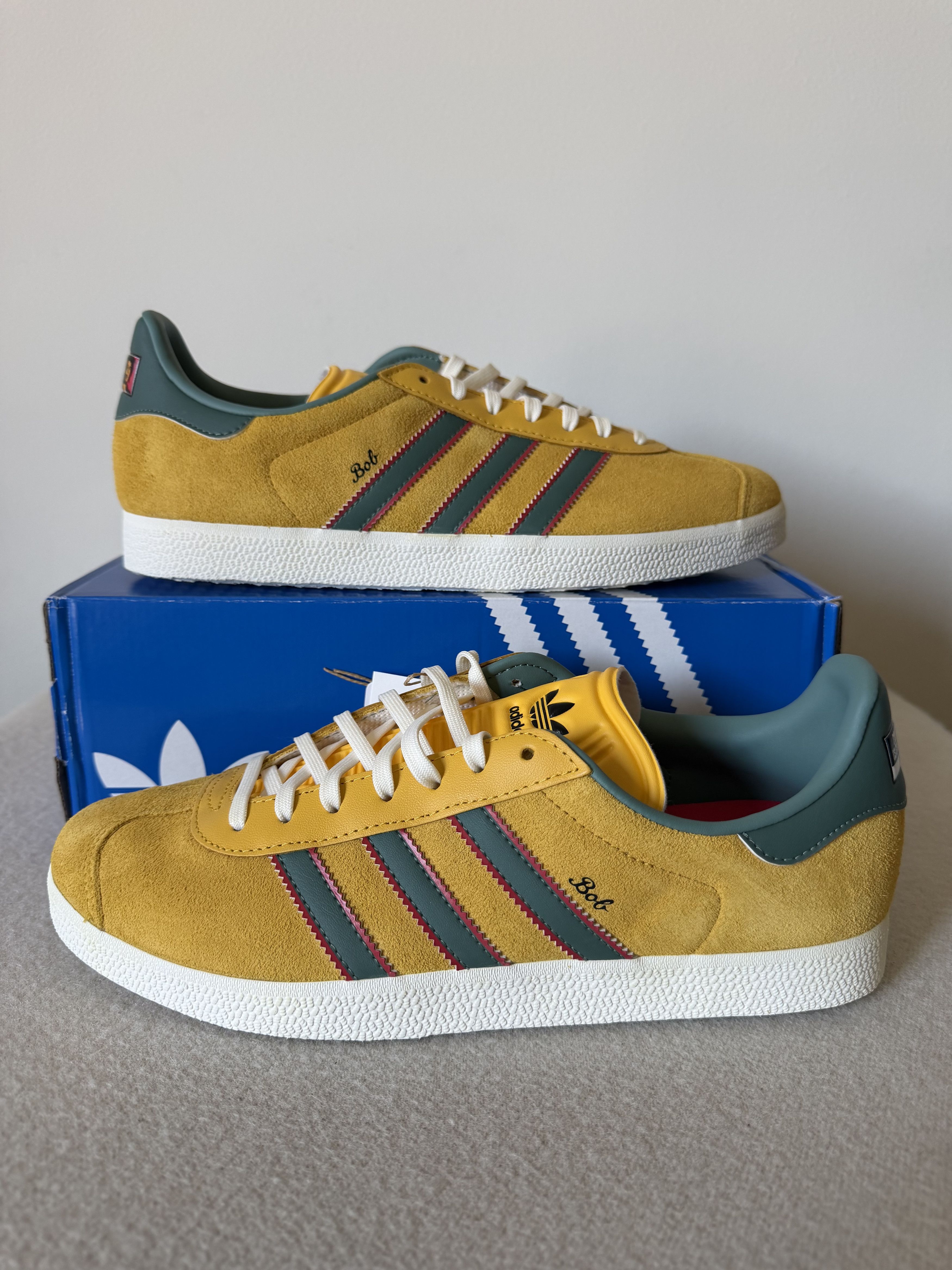 Adidas × Bob Marley Adidas Bob Marley Gazelle in Gold Size US 10 / EU 43 - 2 Thumbnail
