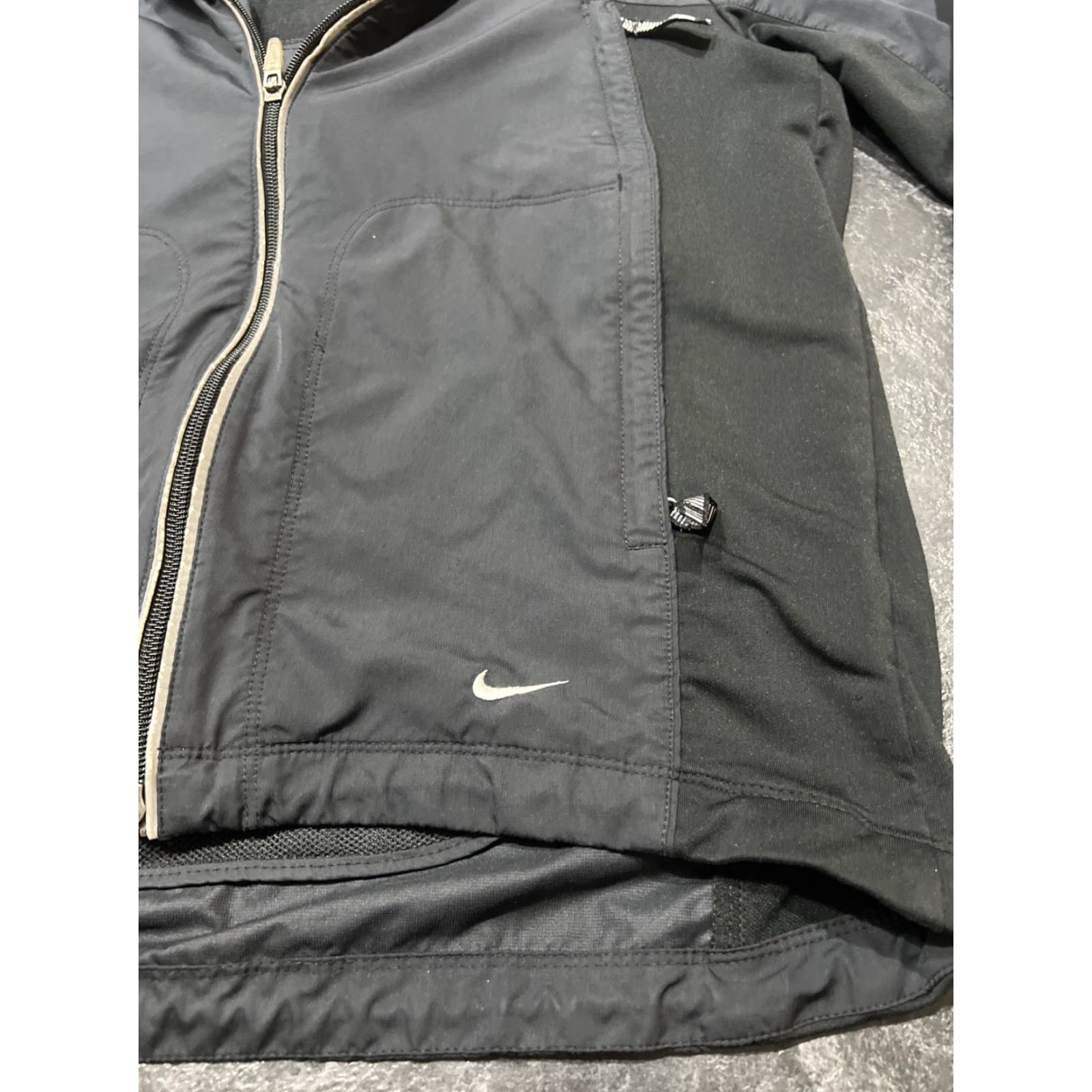 Nike VINTAGE Nike Track Jacket Women’s Size 4-6 Black Full Zip Activewear Size S / US 4 / IT 40 - 3 Thumbnail