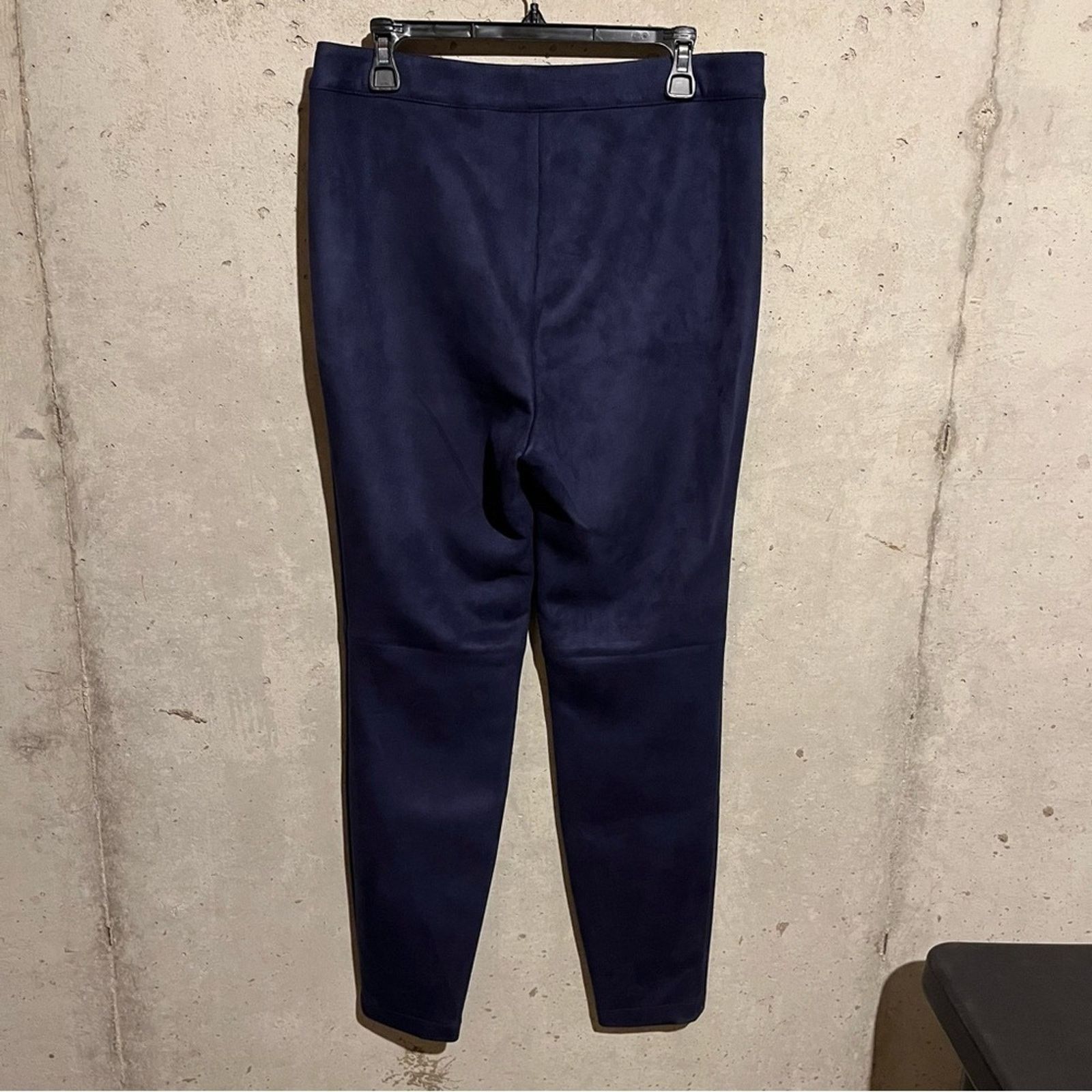 Elie Tahari NWT Elie Tahari Pants Womens sz L Vegan Suede Navy Legging Size 30" / US 8 / IT 44 - 3 Thumbnail