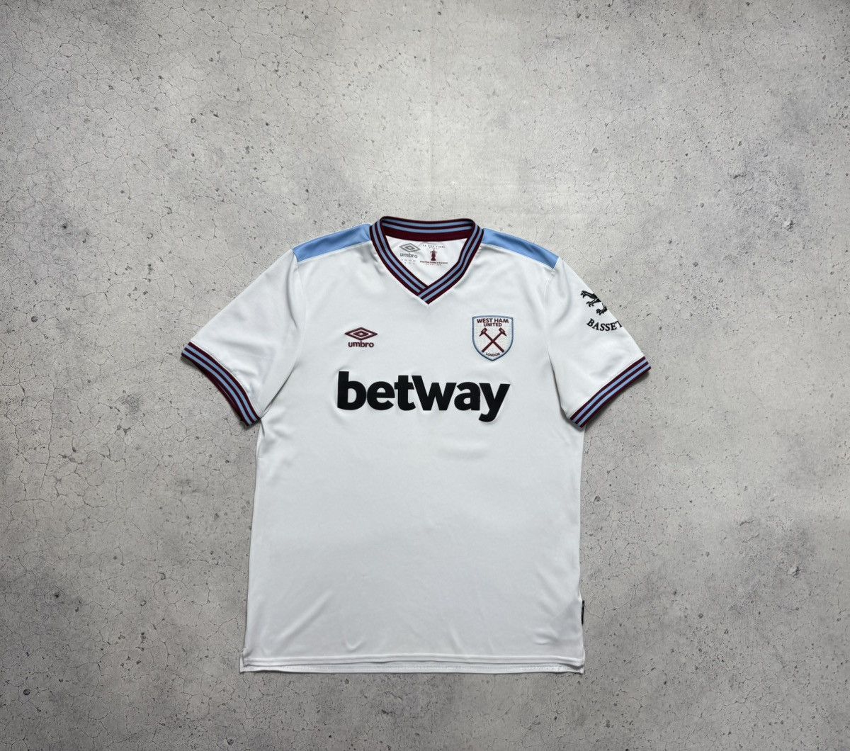 Umbro Umbro FC West Ham United 2019/2020 Vintage Soccer Jersey Size US XL / EU 56 / 4 - 1 Thumbnail