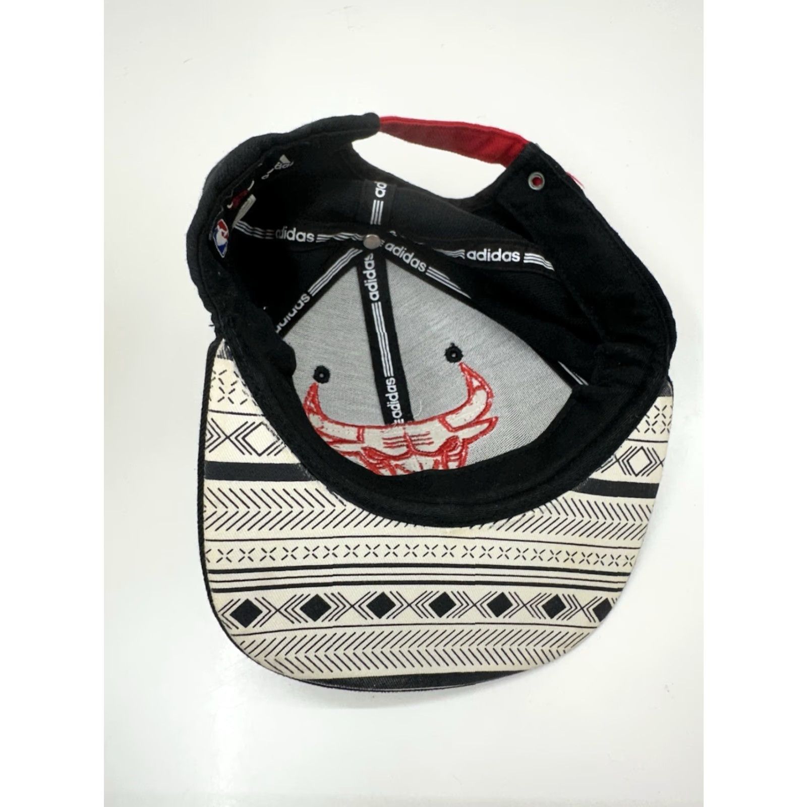 Adidas Adidas NBA Chicago Bulls Hat Black Embroidered Logo Aztec Brim Adjustable Baseball Cap Men One Size Adjustable Black Aztec 90s Sports Cap Size ONE SIZE - 4 Thumbnail