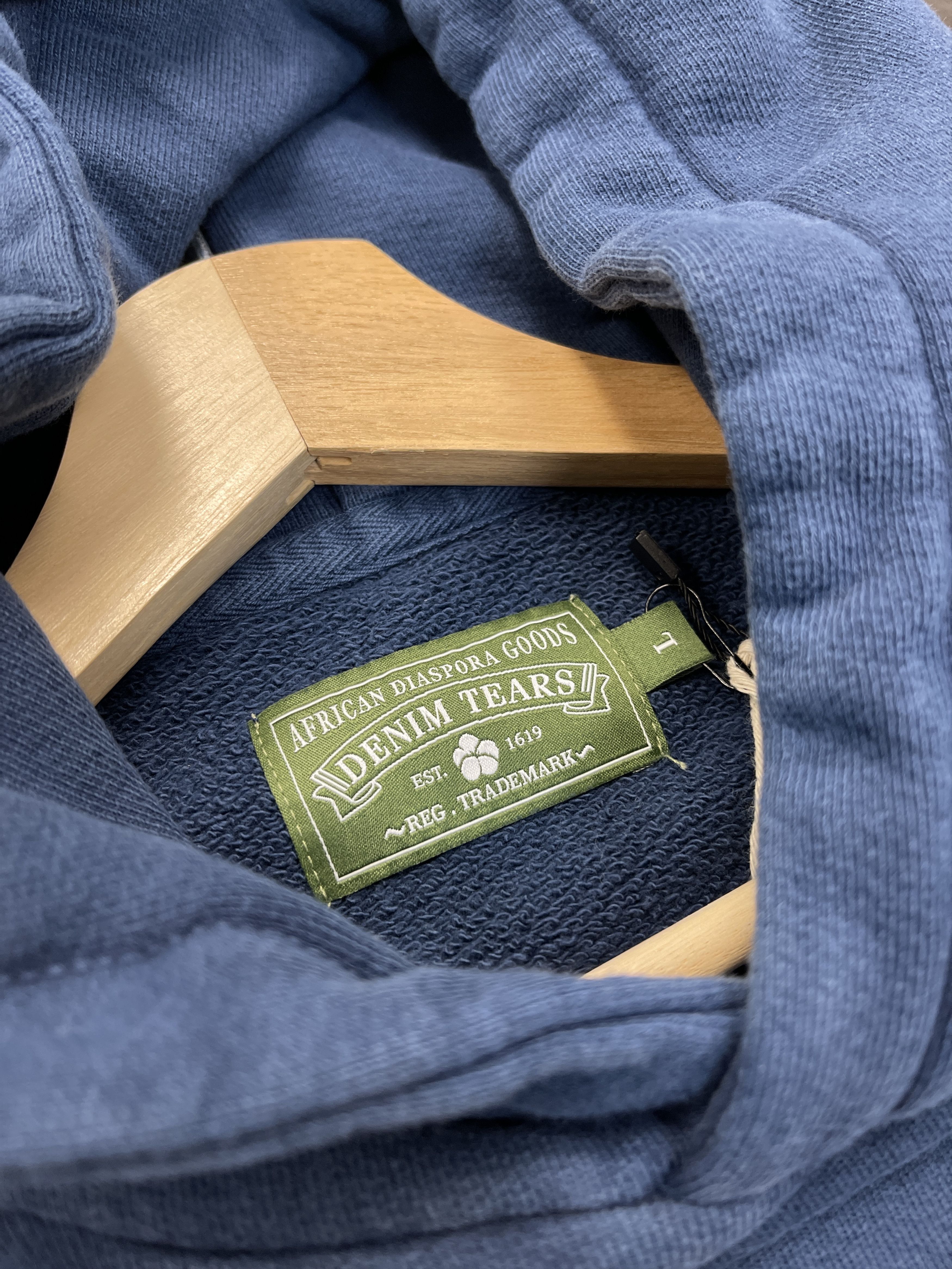 DENIM TEARS Denim Tears Embroidered Hoodie Navy Size US L / EU 52-54 / 3 - 5 Thumbnail