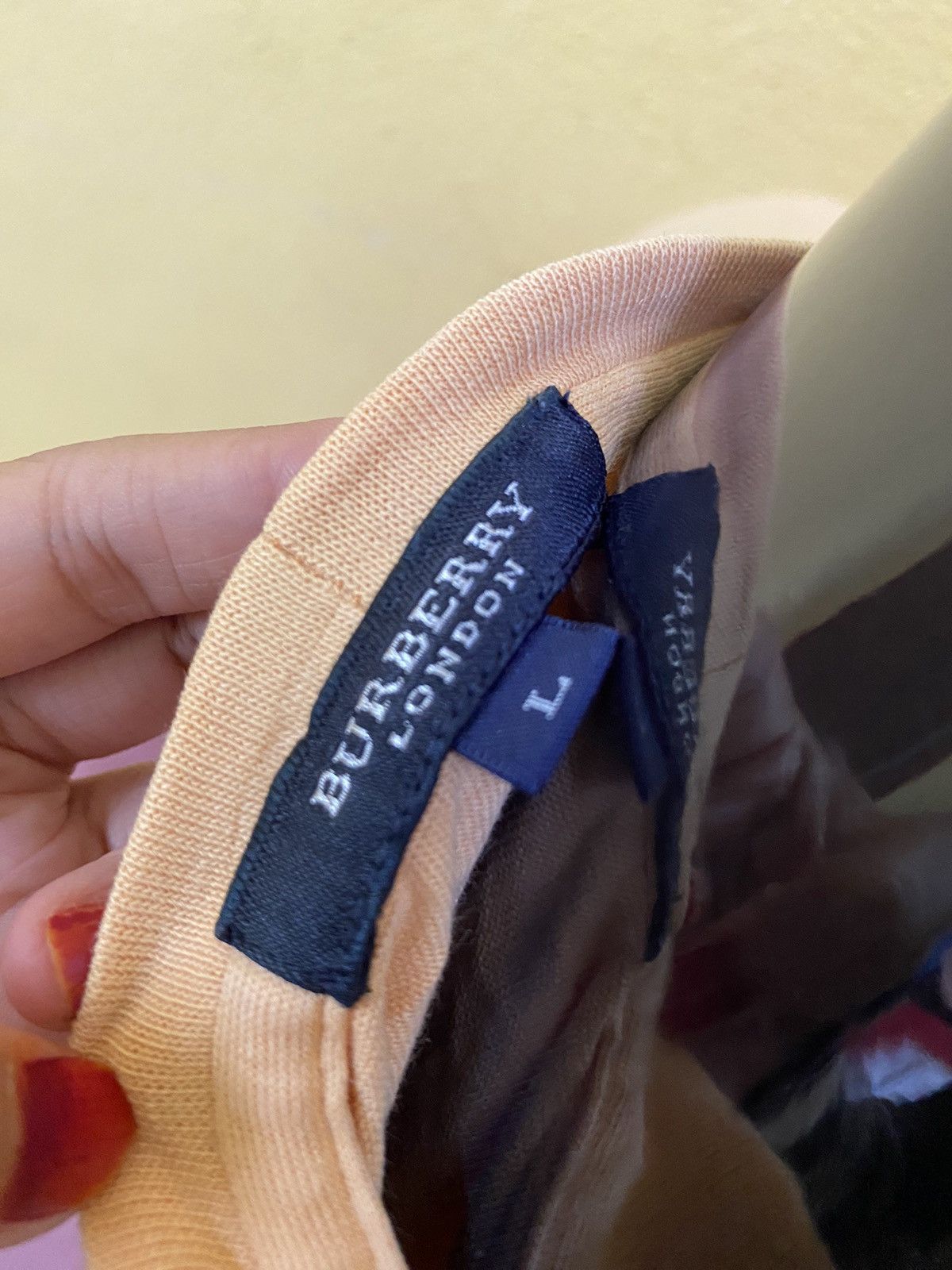 Burberry BURBERRY TSHIRT Size US L / EU 52-54 / 3 - 7 Thumbnail