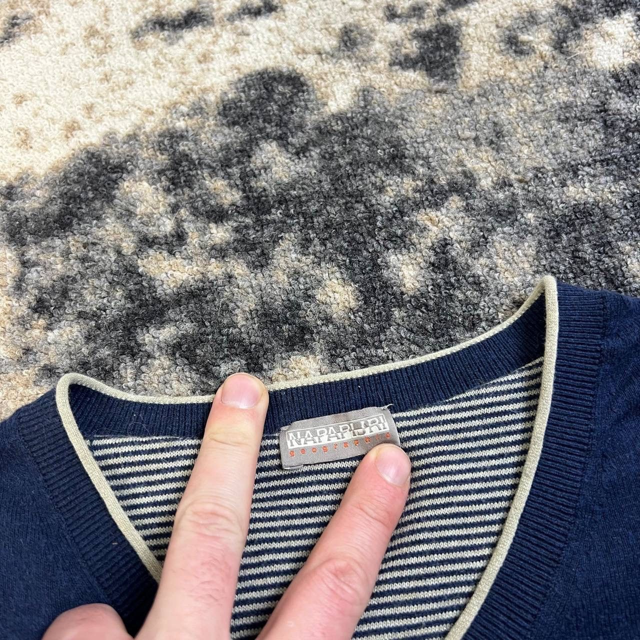 Napapijri Napapijri Mini Logo Vintage V-Neck Light Sweater Size US XL / EU 56 / 4 - 5 Thumbnail
