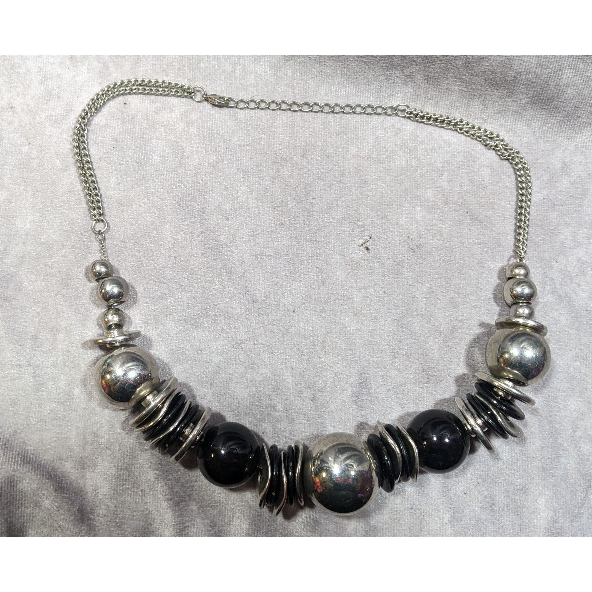 Other Bold Metallic Beaded Black And Silver Tone Statement Necklac Size ONE SIZE - 6 Thumbnail