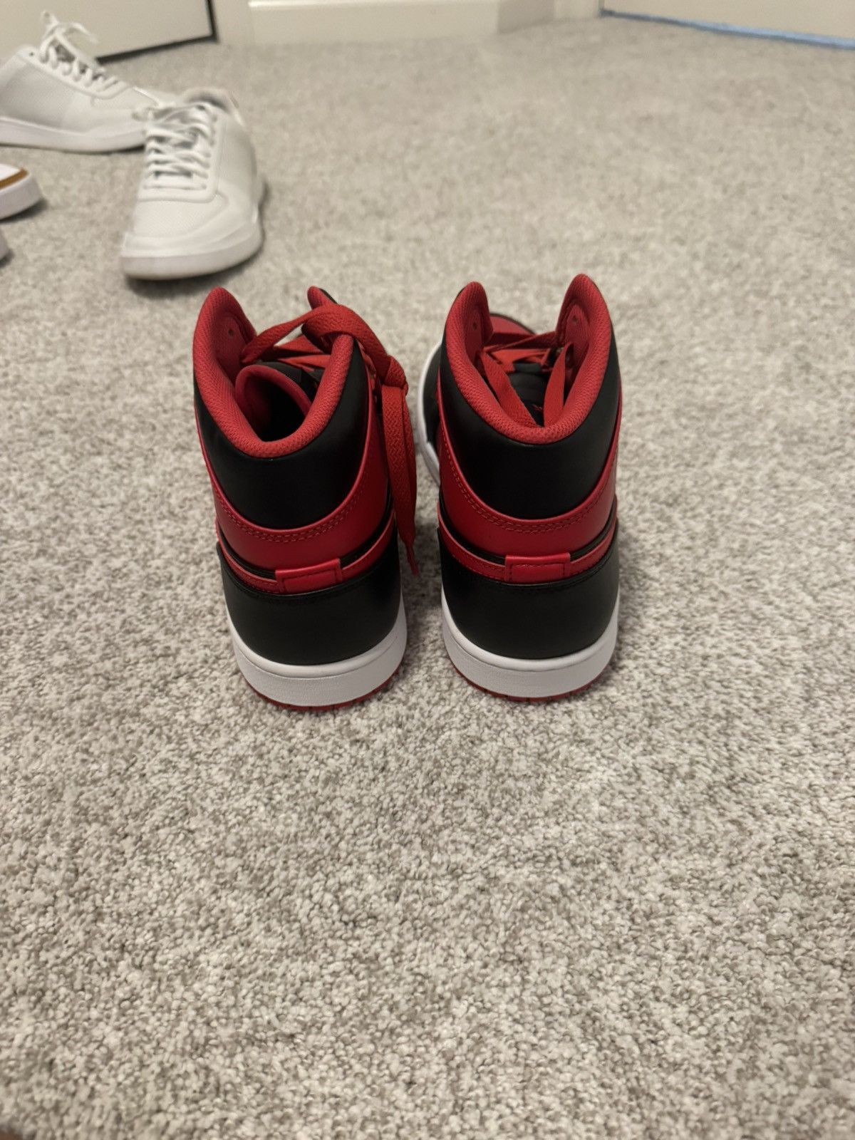 Nike Air Jordan 1 MID Size US 11 / EU 44 - 3 Thumbnail
