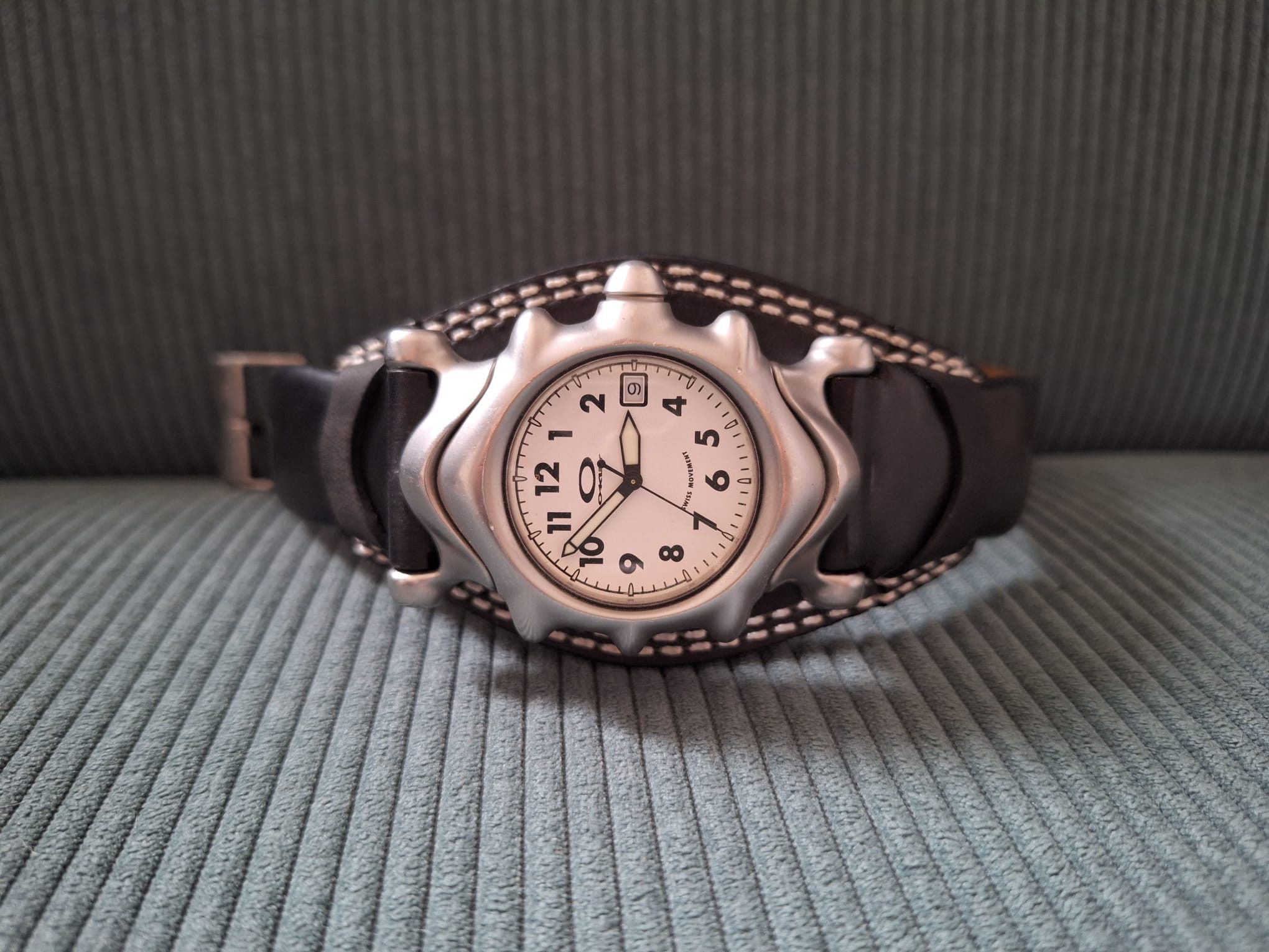 Oakley × Vintage Oakley Saddleback Watch white face Size ONE SIZE - 3 Thumbnail