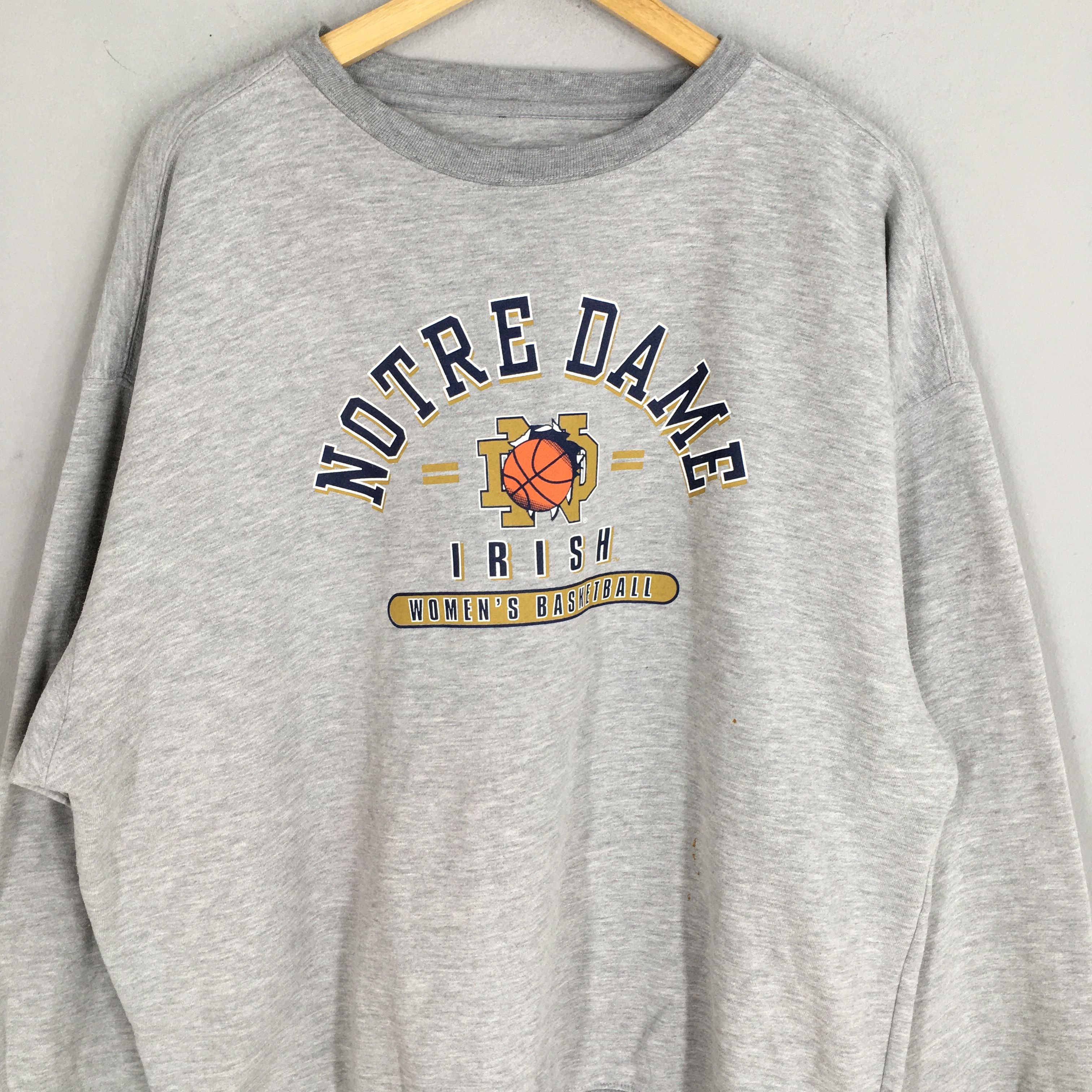 Jansport × NBA × Vintage Vintage 90s Notre Dame Women Basketball Sweatshirt XLarge Size US XL / EU 56 / 4 - 2 Thumbnail