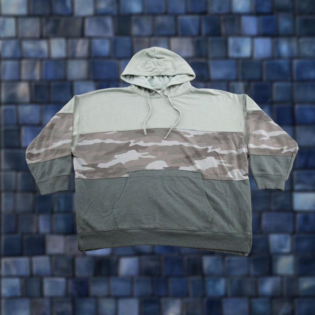 American Eagle Outfitters American Eagle Outfitters Hoodie Womens Oversized Colorblock Camo Jegging Fit XL Green Size XL / US 12-14 / IT 48-50 - 1 Thumbnail