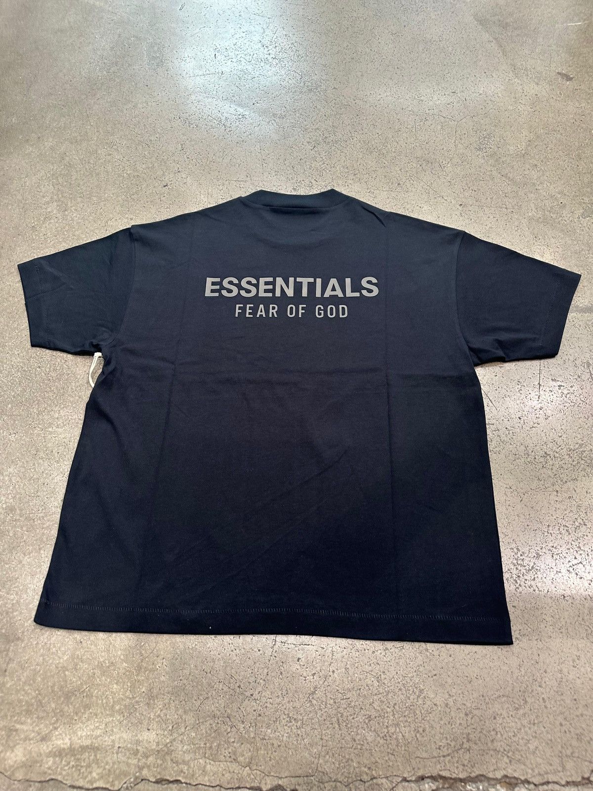 Essentials ESSENTIALS - Classic Fit T-Shirt Jet Black Size US S / EU 44-46 / 1 - 1 Thumbnail