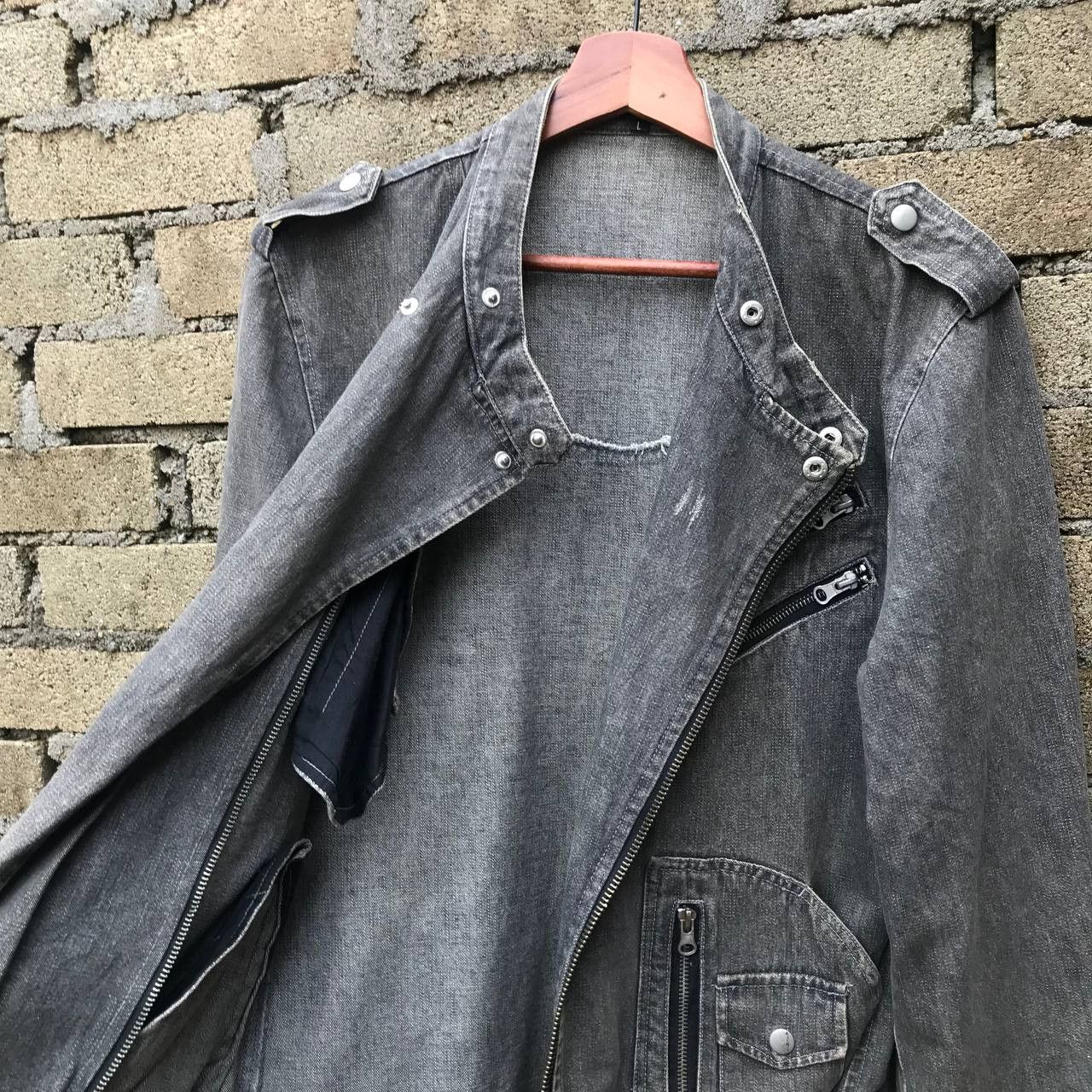 20471120 × In The Attic × Tornado Mart VINTAGE IN THE ATTIC BIKER BONDAGE JACKET BELTING ZIPPER Size US L / EU 52-54 / 3 - 2 Thumbnail