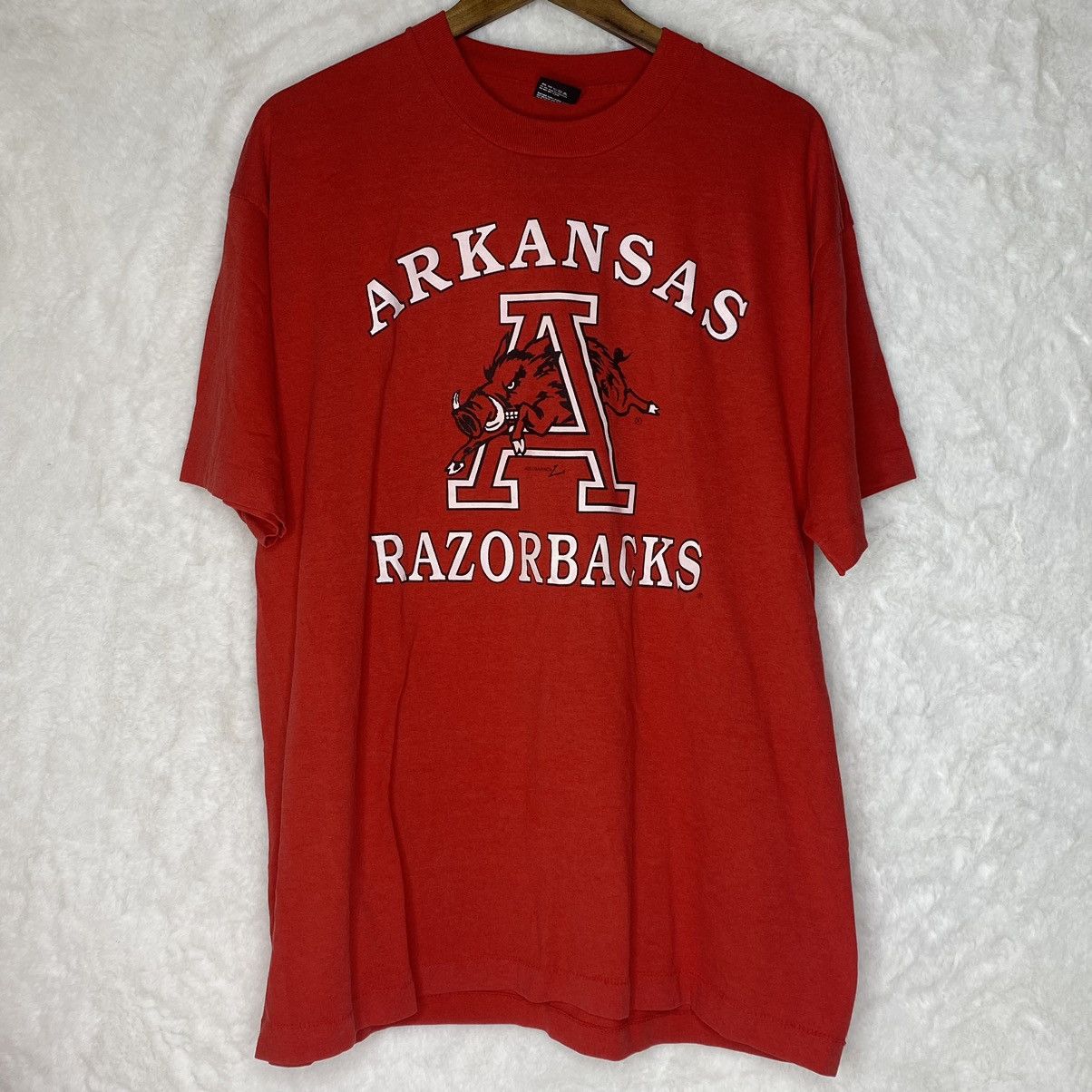 NFL × Vintage Vintage Arkansas Razorbacks Red Football T Shirt 2XL Size US XXL / EU 58 / 5 - 1 Thumbnail
