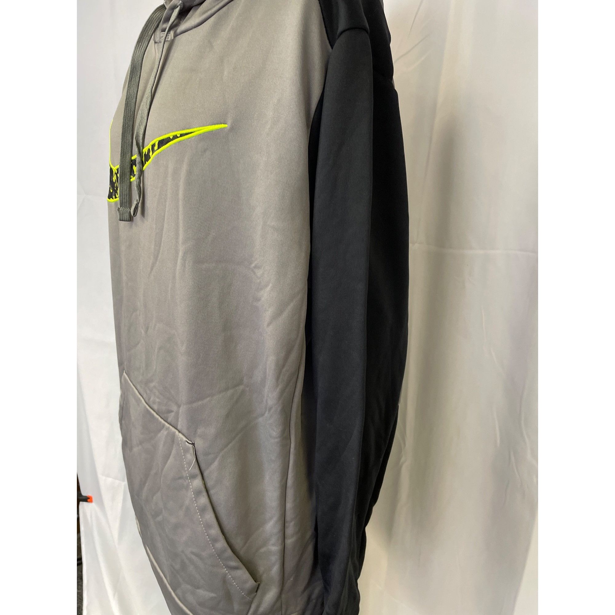 Nike Nike Therma Fit Men's Gray & Green Hoodie/Pull over/Sweatshi Size US L / EU 52-54 / 3 - 3 Thumbnail