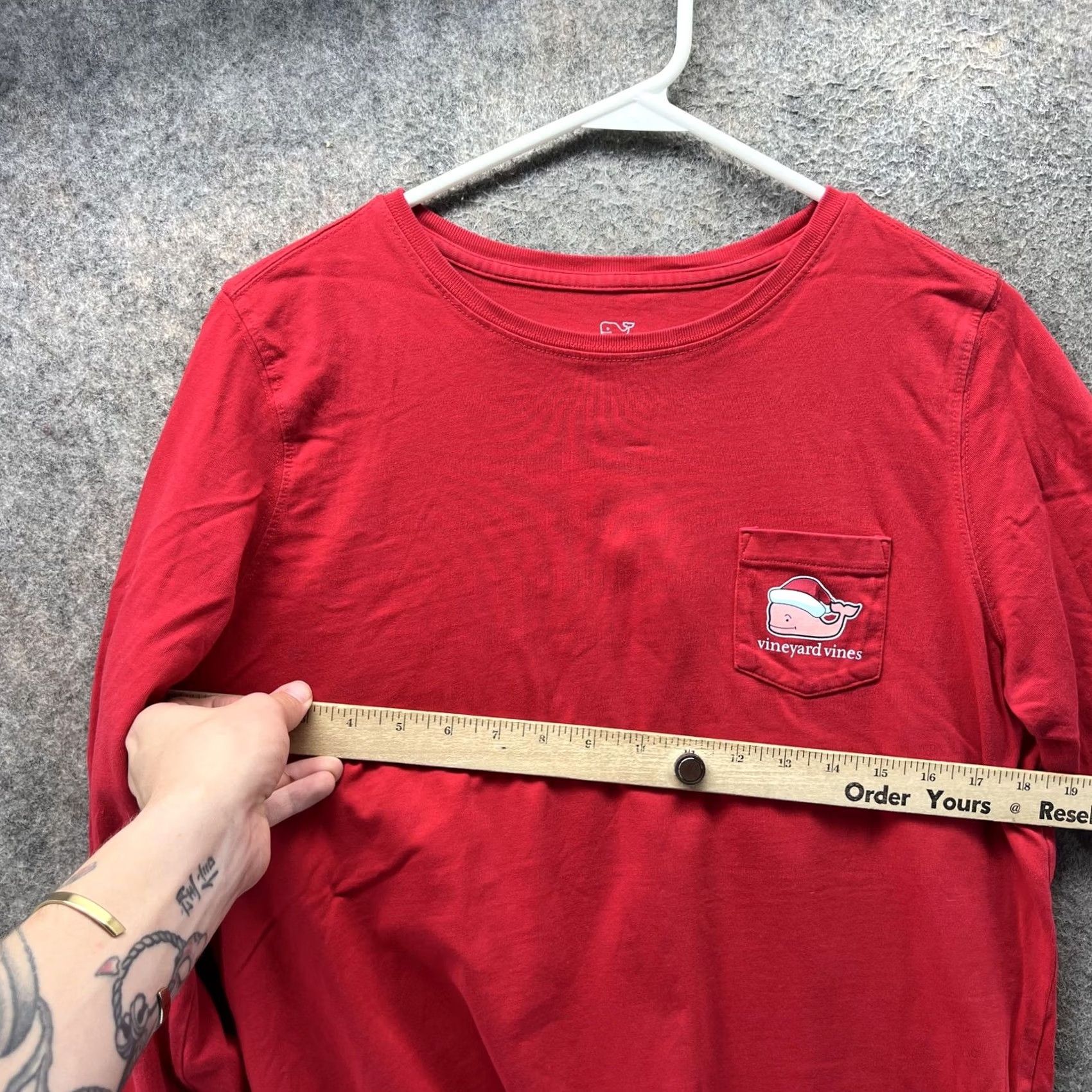Vineyard Vines Vineyard Vines Mens Red Long Sleeve Merry Christmas Whale Pocket Shirt M Adults Mens Red Christmas Whale Graphic Pocket Crew Neck Wool? Size US M / EU 48-50 / 2 - 3 Thumbnail