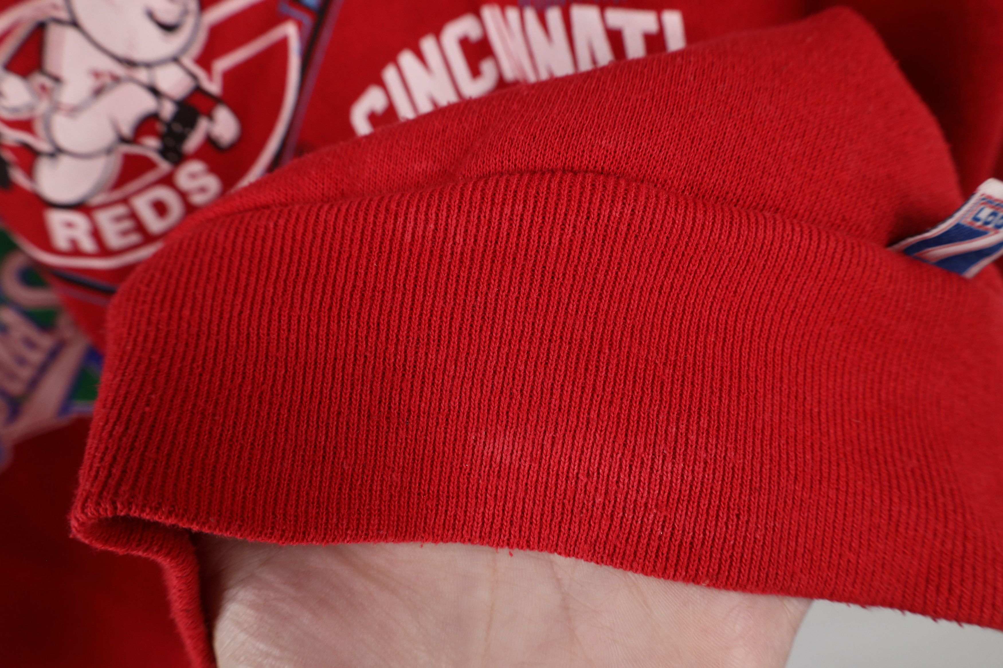 Vintage Vintage 90s Champs Cincinnati Reds Baseball Sweatshirt USA Size US XL / EU 56 / 4 - 9 Thumbnail