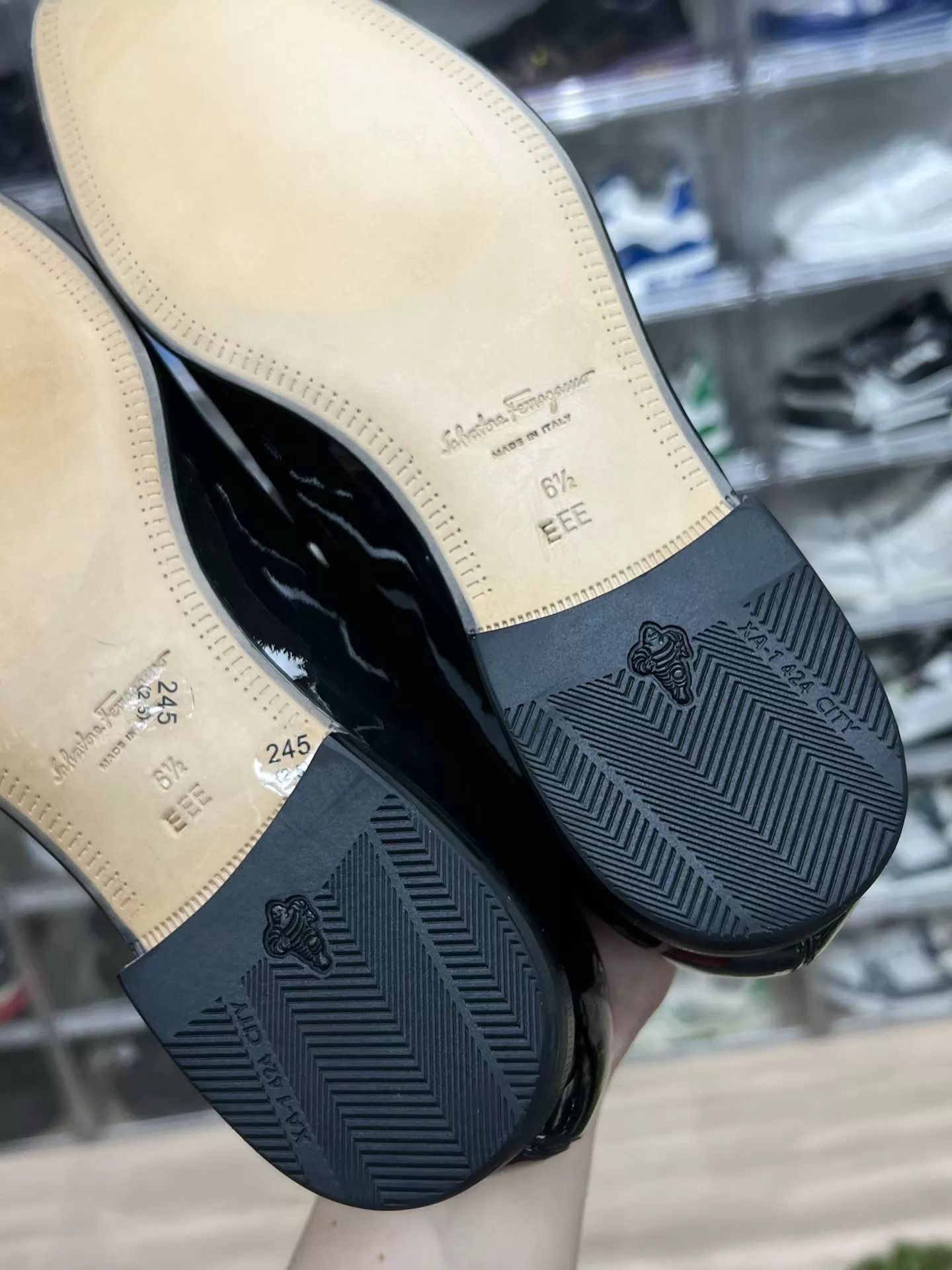 Salvatore Ferragamo Ferragamo GANCINI Patent Leather Loafer 39.5 Near Mint Size US 9 / IT 39 - 8 Thumbnail