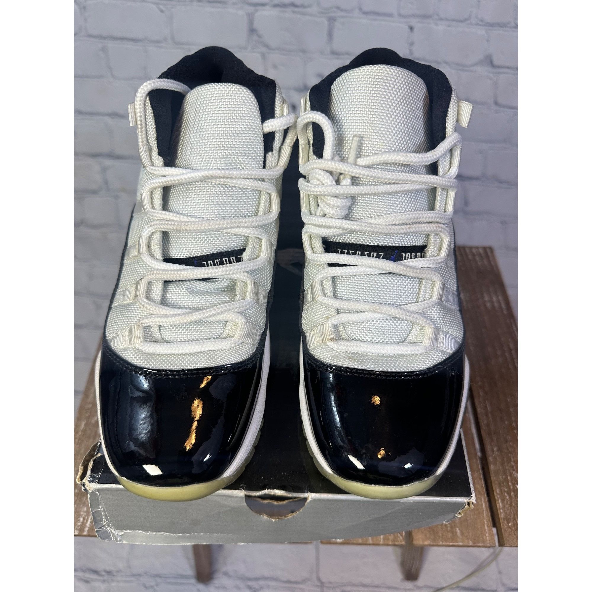 Jordan Brand Air Jordan 11 Retro Concord (2011) (GS) Size US 5 / EU 37 - 3 Thumbnail
