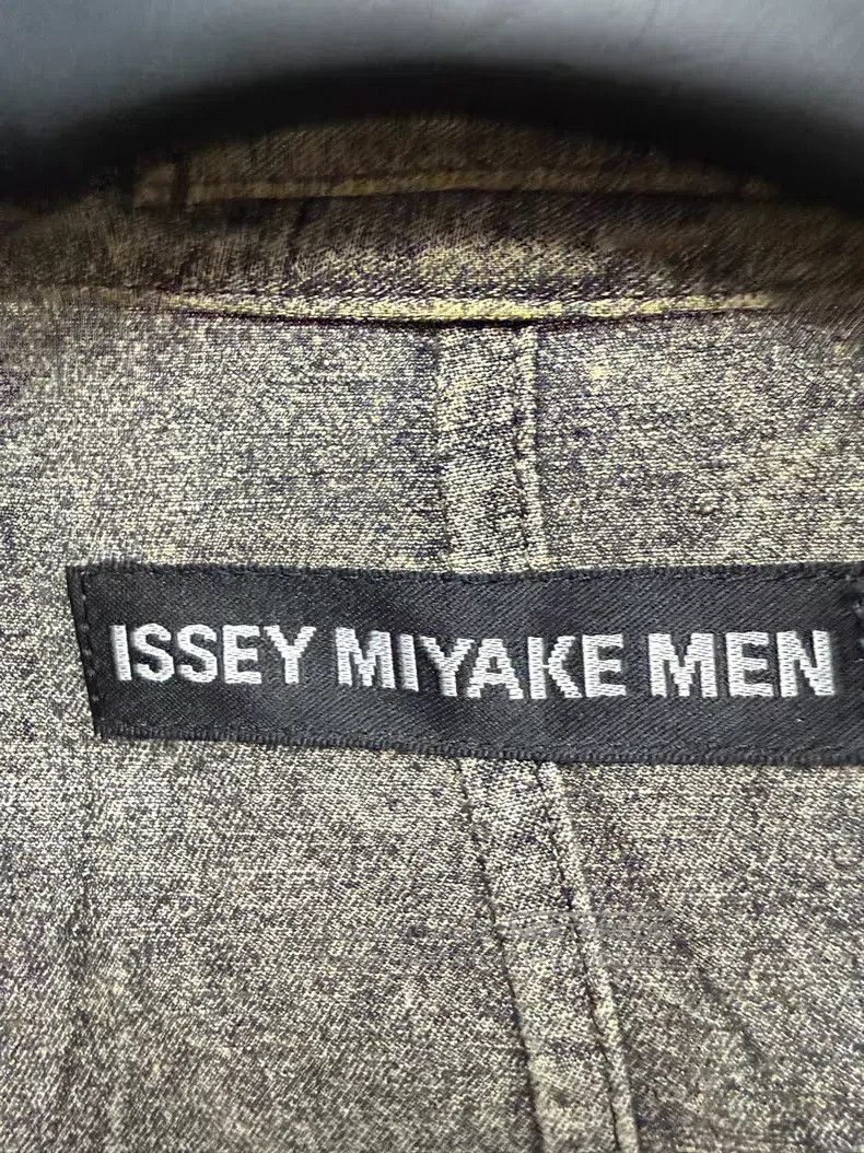 Issey Miyake Issey Miyake Pleated Distressed Double-Breasted Jacket Size US L / EU 52-54 / 3 - 5 Thumbnail