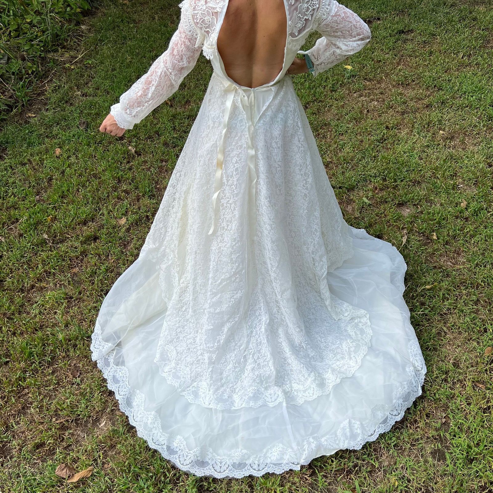 Vintage Vintage Cream Lace Long Sleeve V Neck Wedding Dress Size XS / US 0-2 / IT 36-38 - 3 Thumbnail