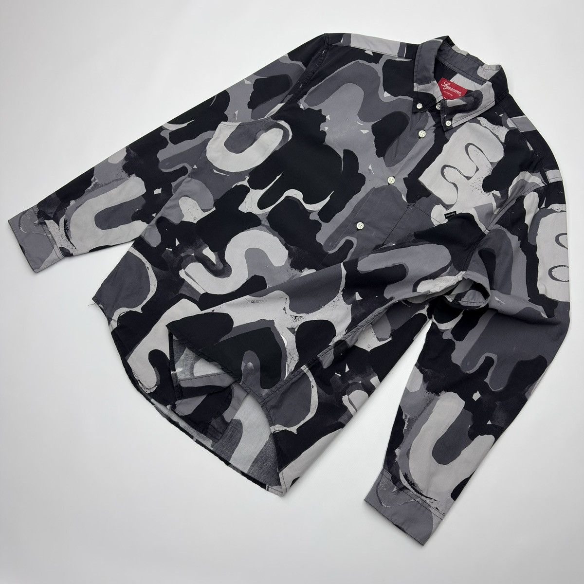 Supreme Supreme Painted Logo Shirt Button Up Size US M / EU 48-50 / 2 - 5 Thumbnail