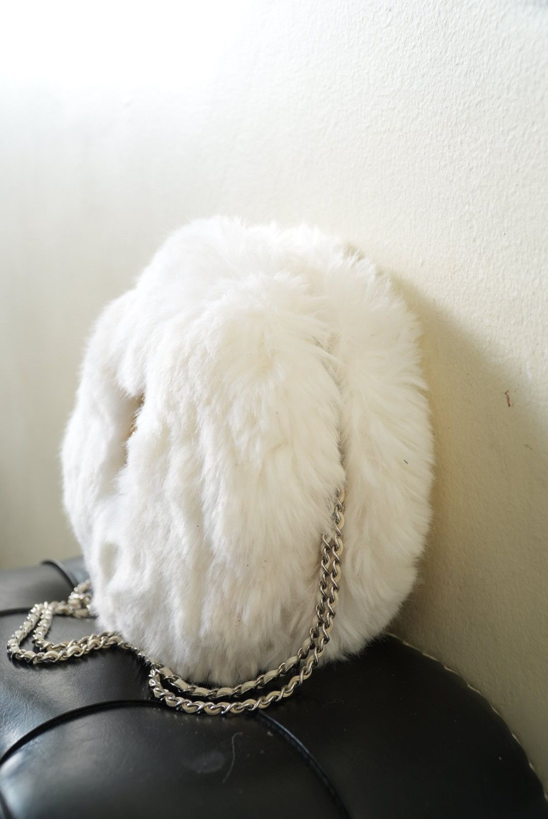 Chanel Chanel White Faux Fur Crystal Embellished CC Round Crossbody Size ONE SIZE - 7 Thumbnail