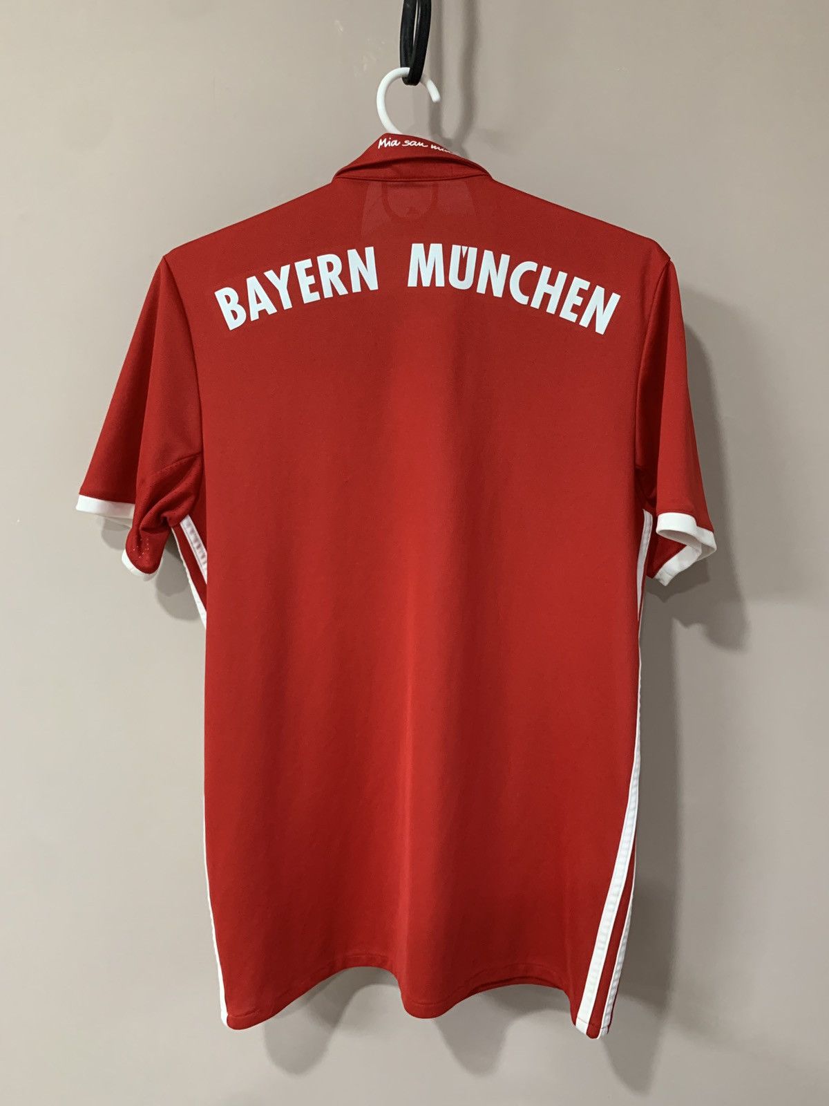 Adidas BAYERN MUNICH 2016 2017 FOOTBALL soccer SHIRT JERSEY ADIDAS Size US S / EU 44-46 / 1 - 2 Thumbnail